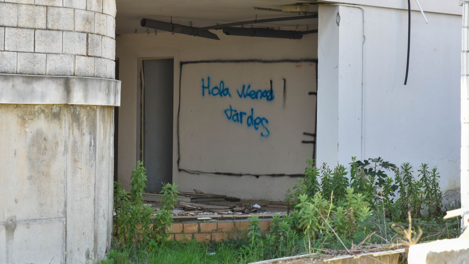 Fotos de la urbanización abandonada en Cortijo Grande, en Los Barrios