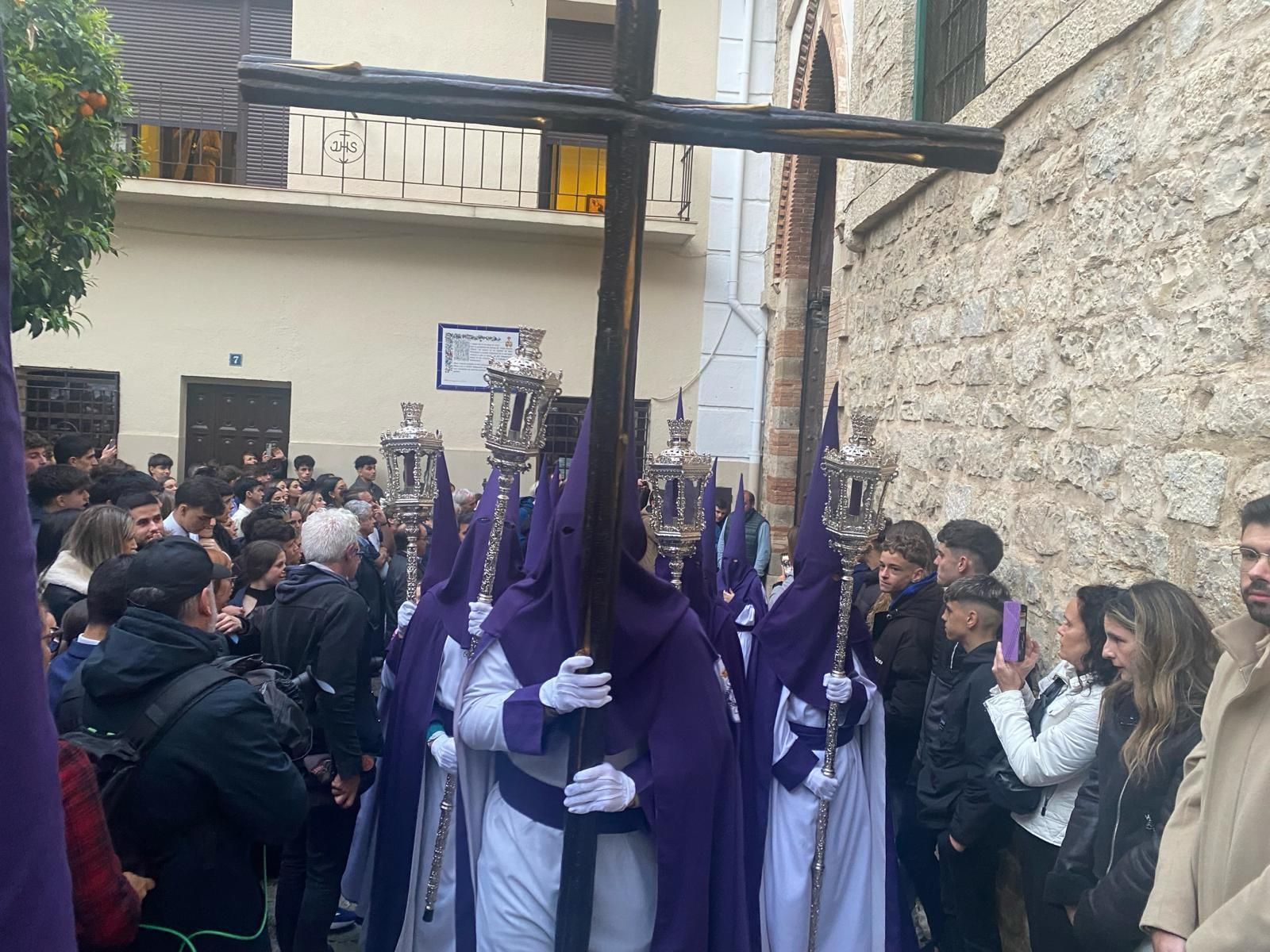 En imágenes: La Expiración trae de vuelta la ilusión de los cofrades jiennenses