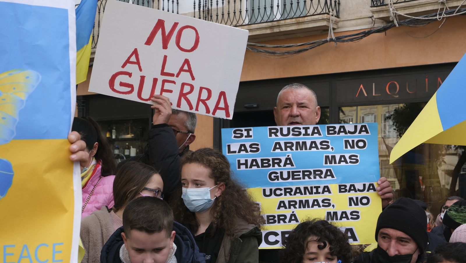 Fotogalería de las protestas contra la invasión rusa en Ucrania. Almería.
