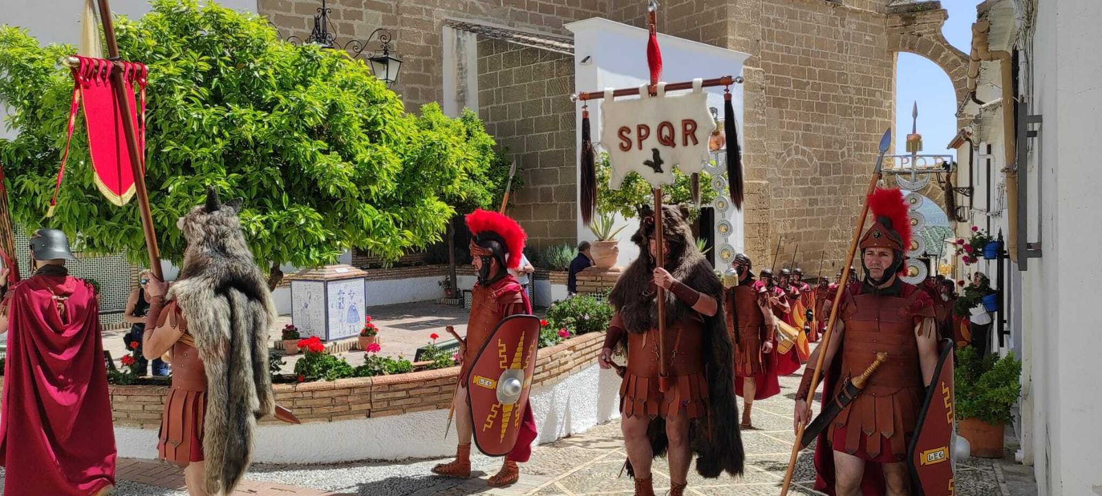 La procesión de Nuestro Padre Jesús Resucitado de Iznájar, en imágenes