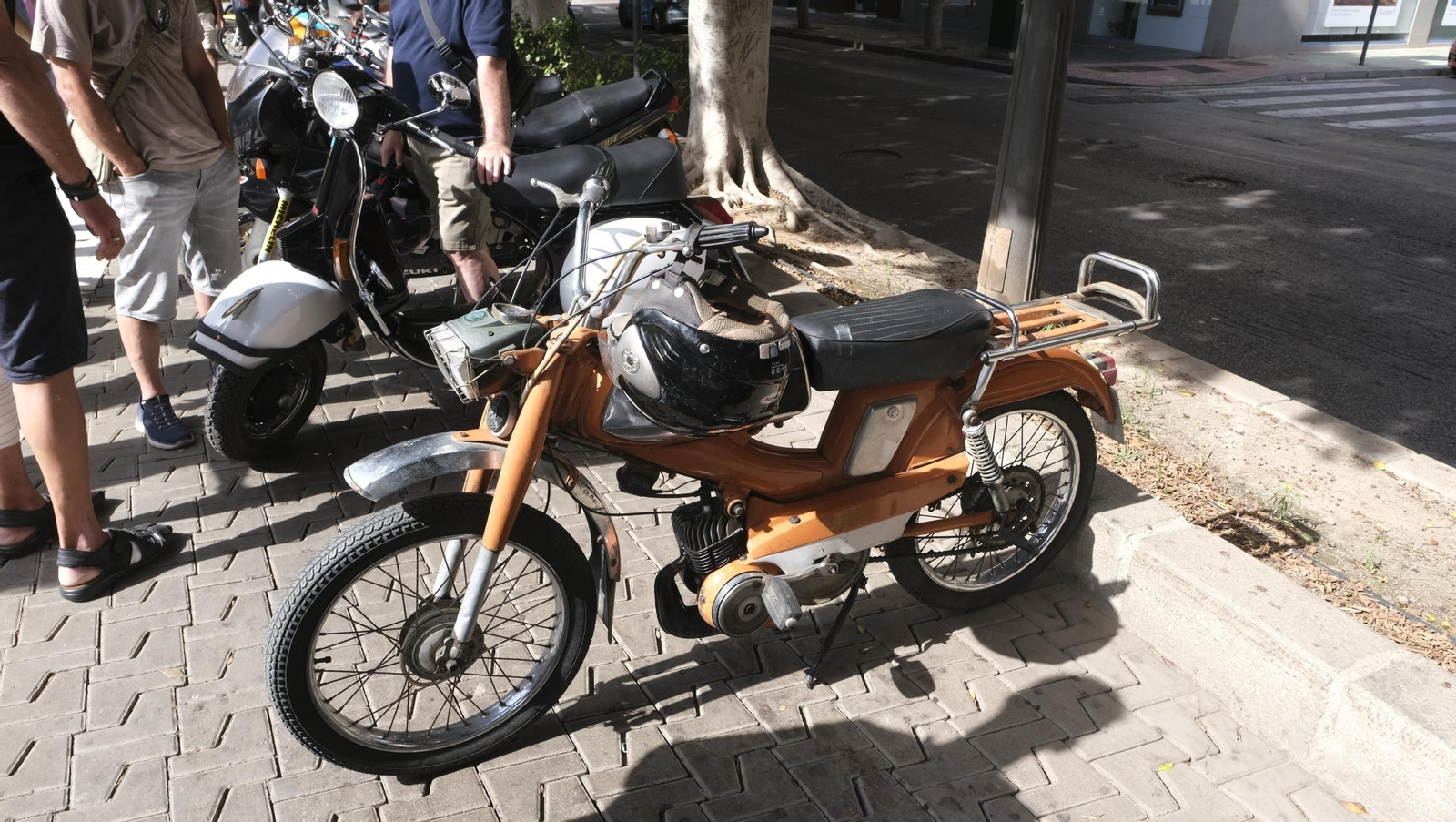 Exposición de motos antiguas y Ducatis en la Feria de Almería 2025, en imágenes