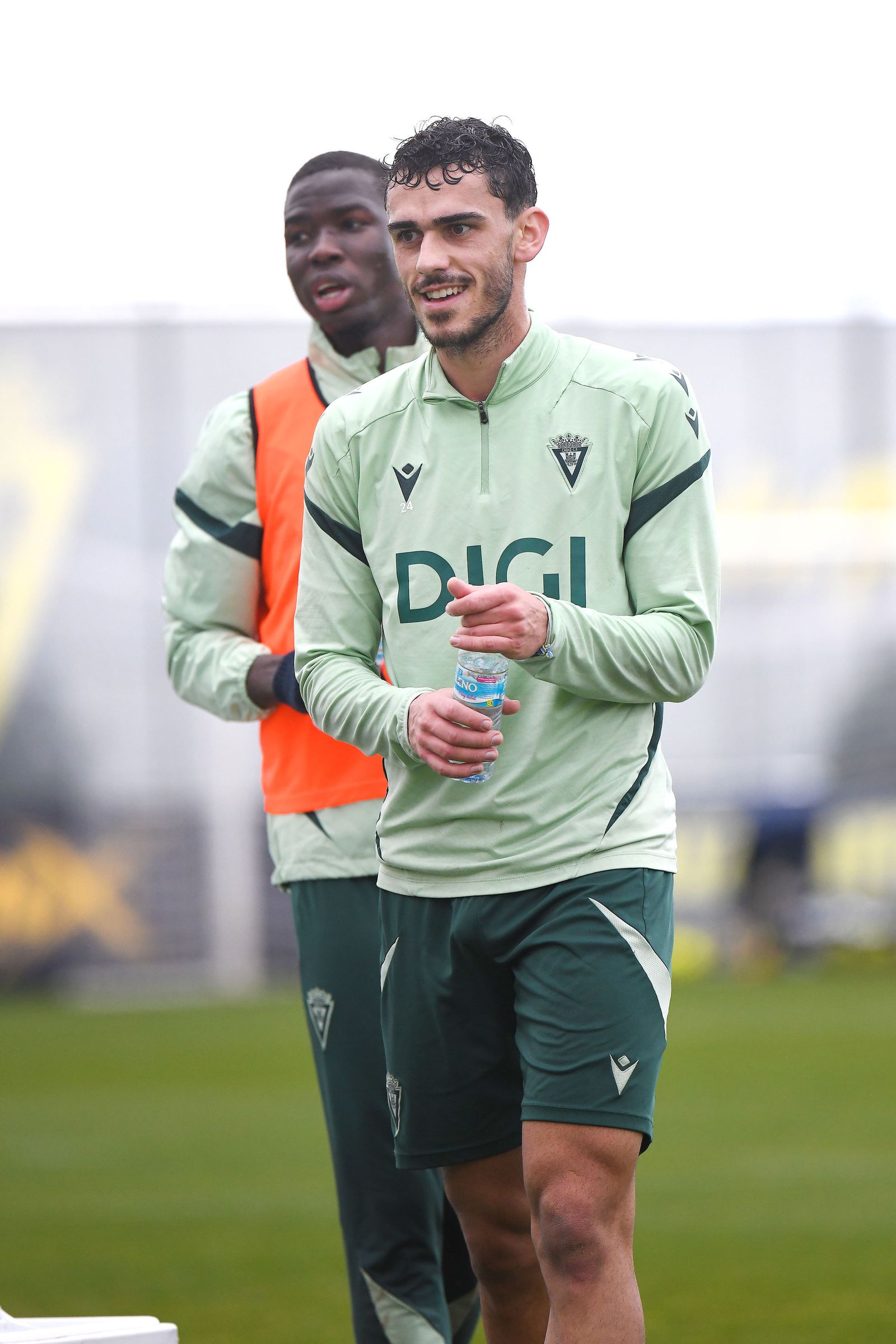 Moussa Dikiaté y Joaquín González en un entrenamiento.