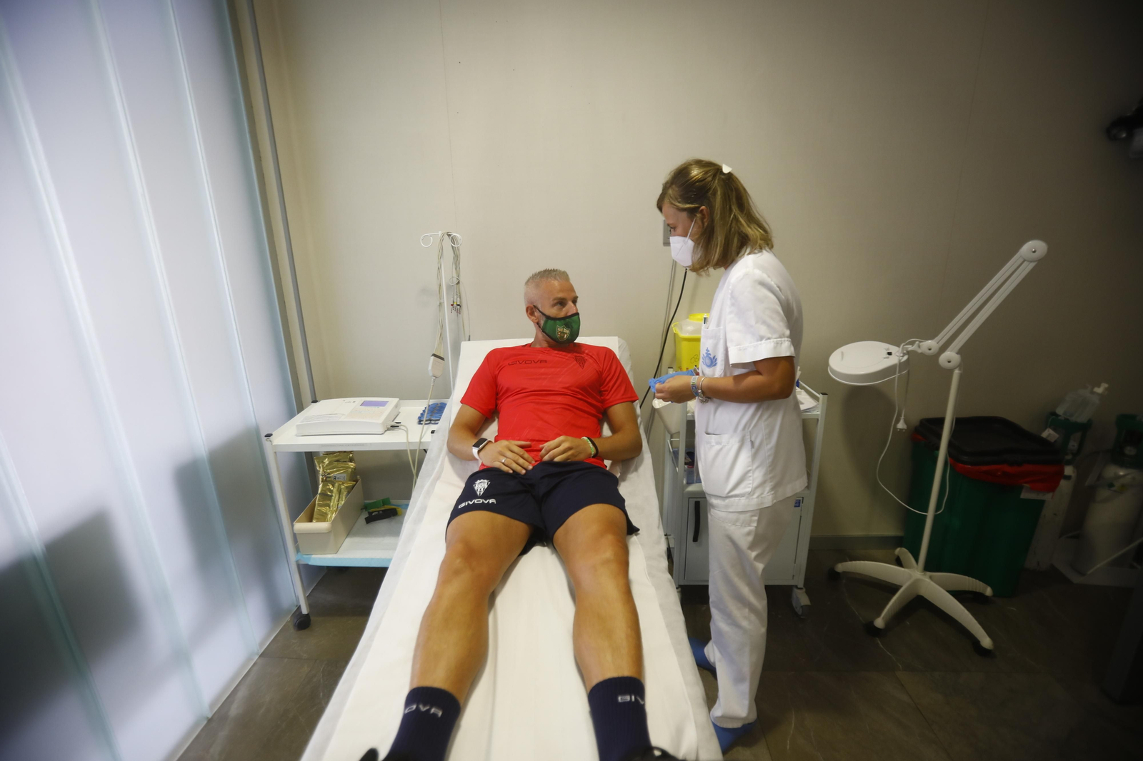 Las imágenes de los reconocimientos médicos del Córdoba Futsal