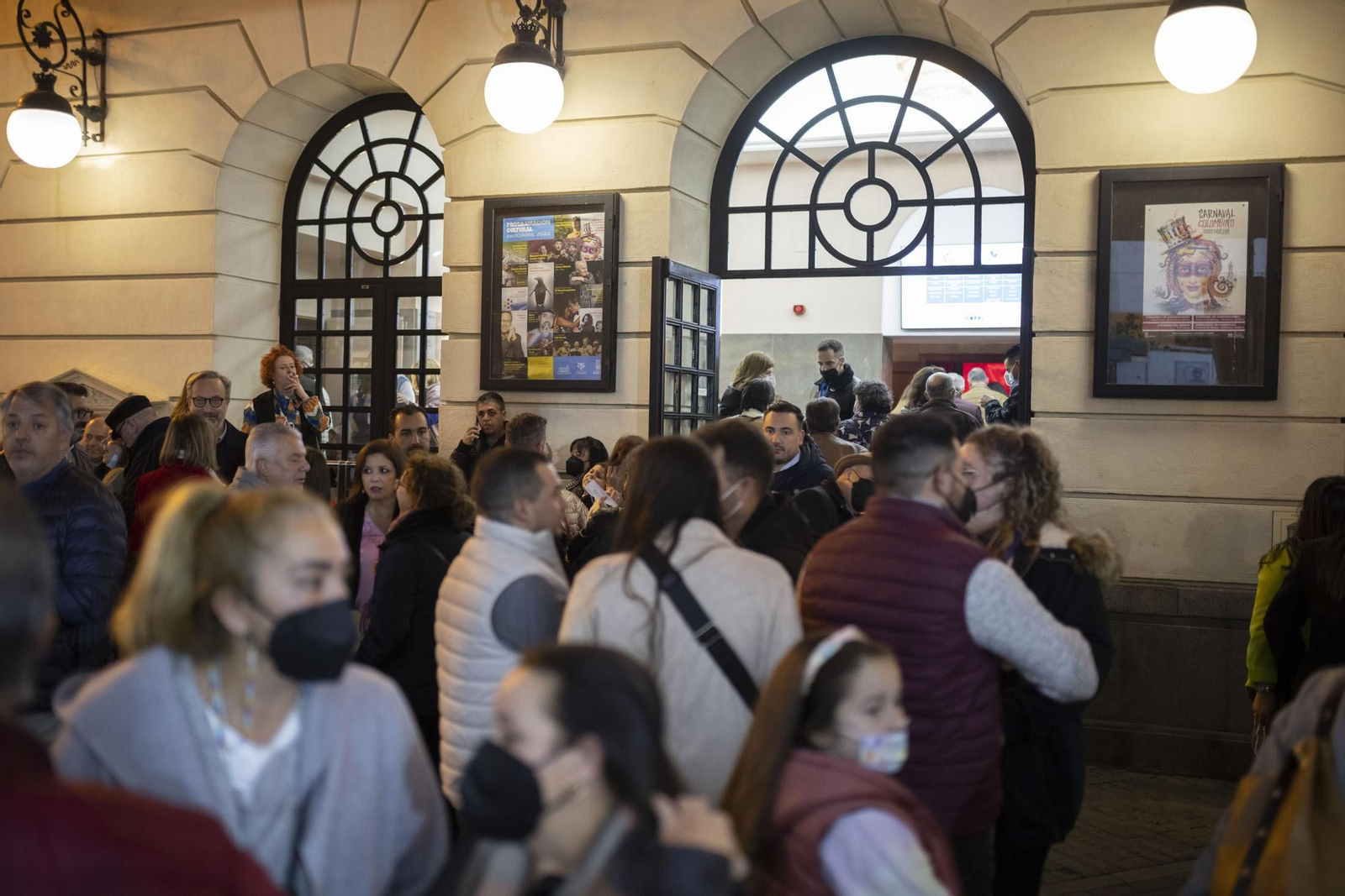 Imágenes del ambiente en el cuarto día del concurso de agrupaciones del Carnaval Colombino