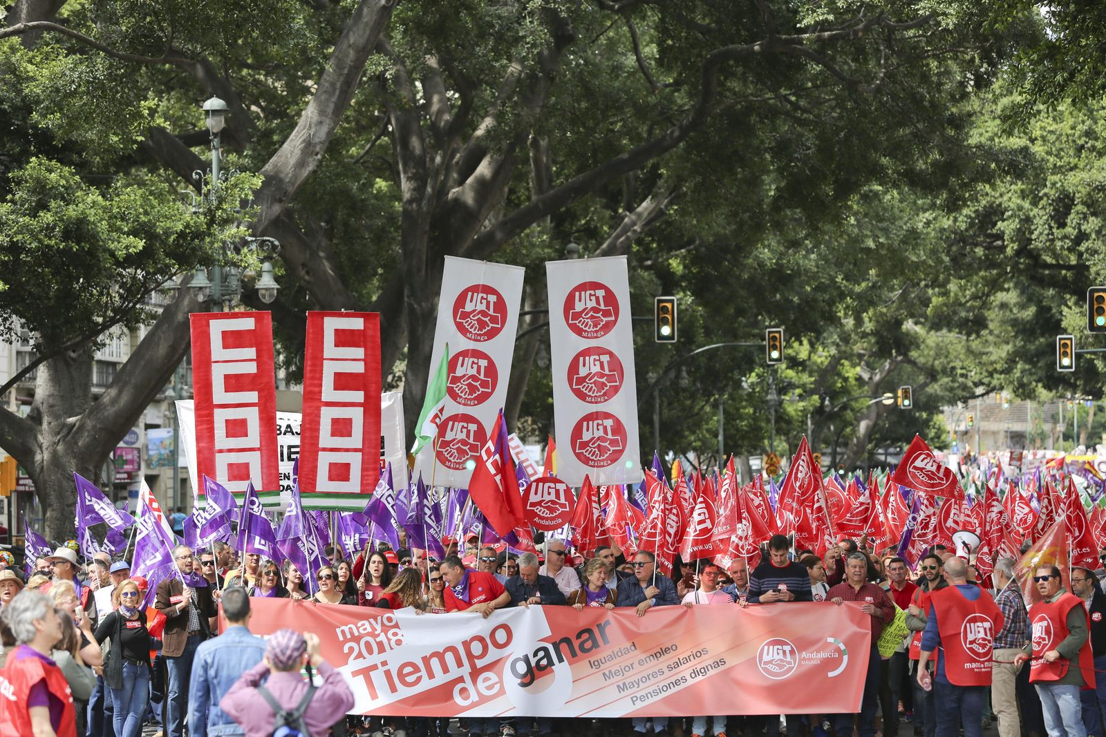 1. Vista de la cabecera de la manifestación en la Alameda Principal