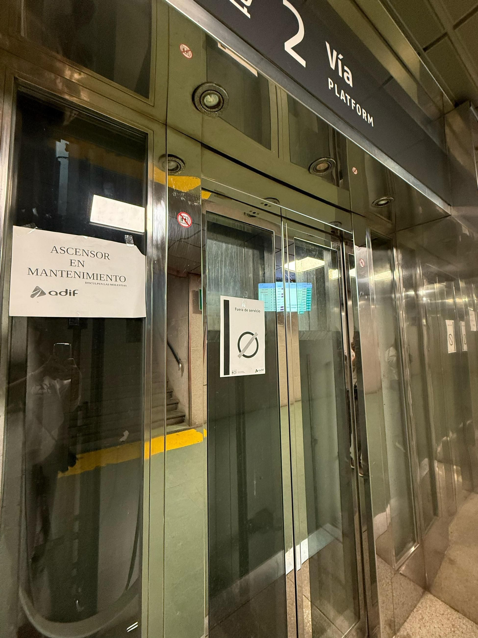 Una imagen del ascensor de la estación de trenes el pasado domingo.