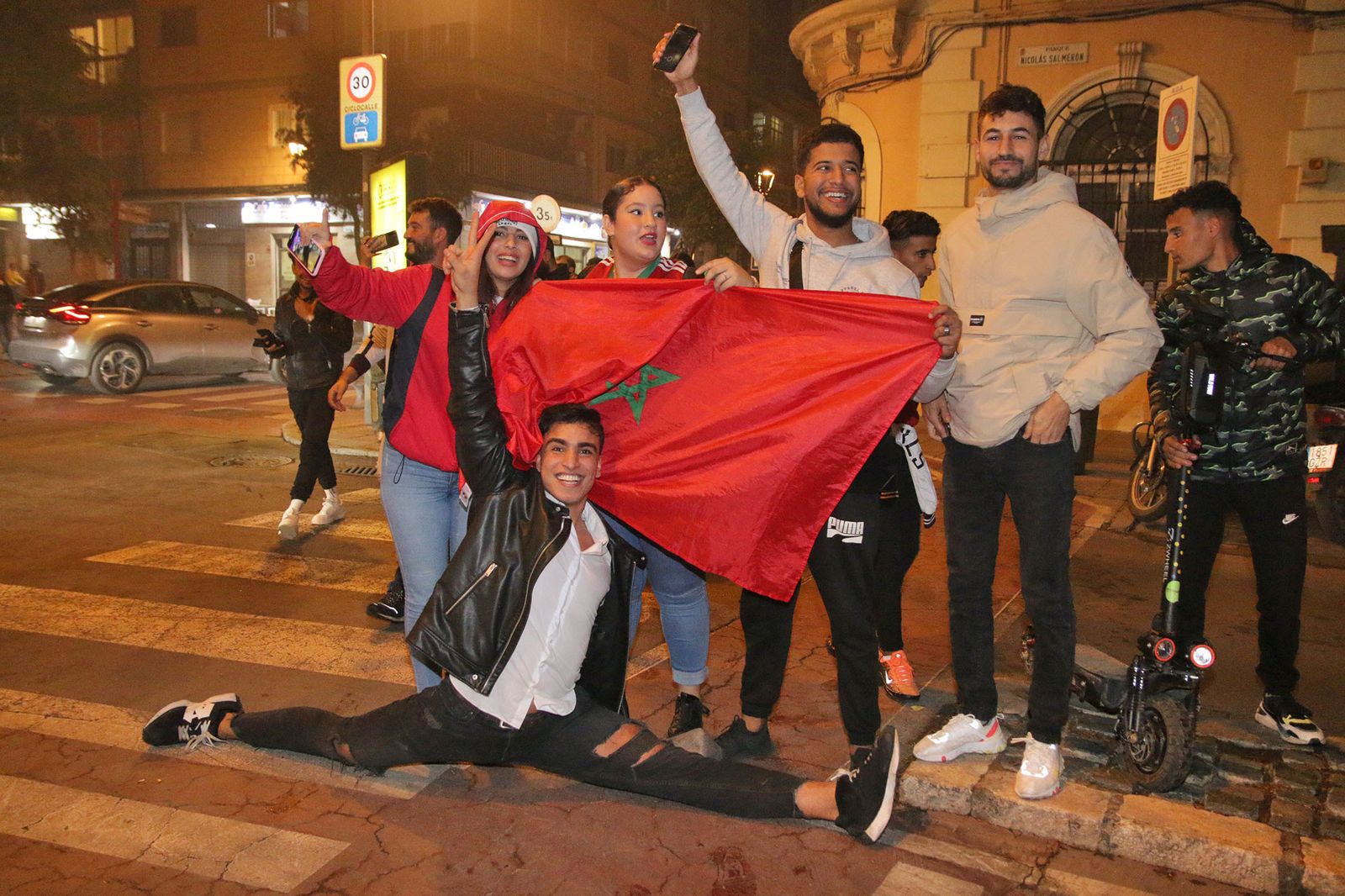 La celebración de la afición marroquí de Almería, en imágenes