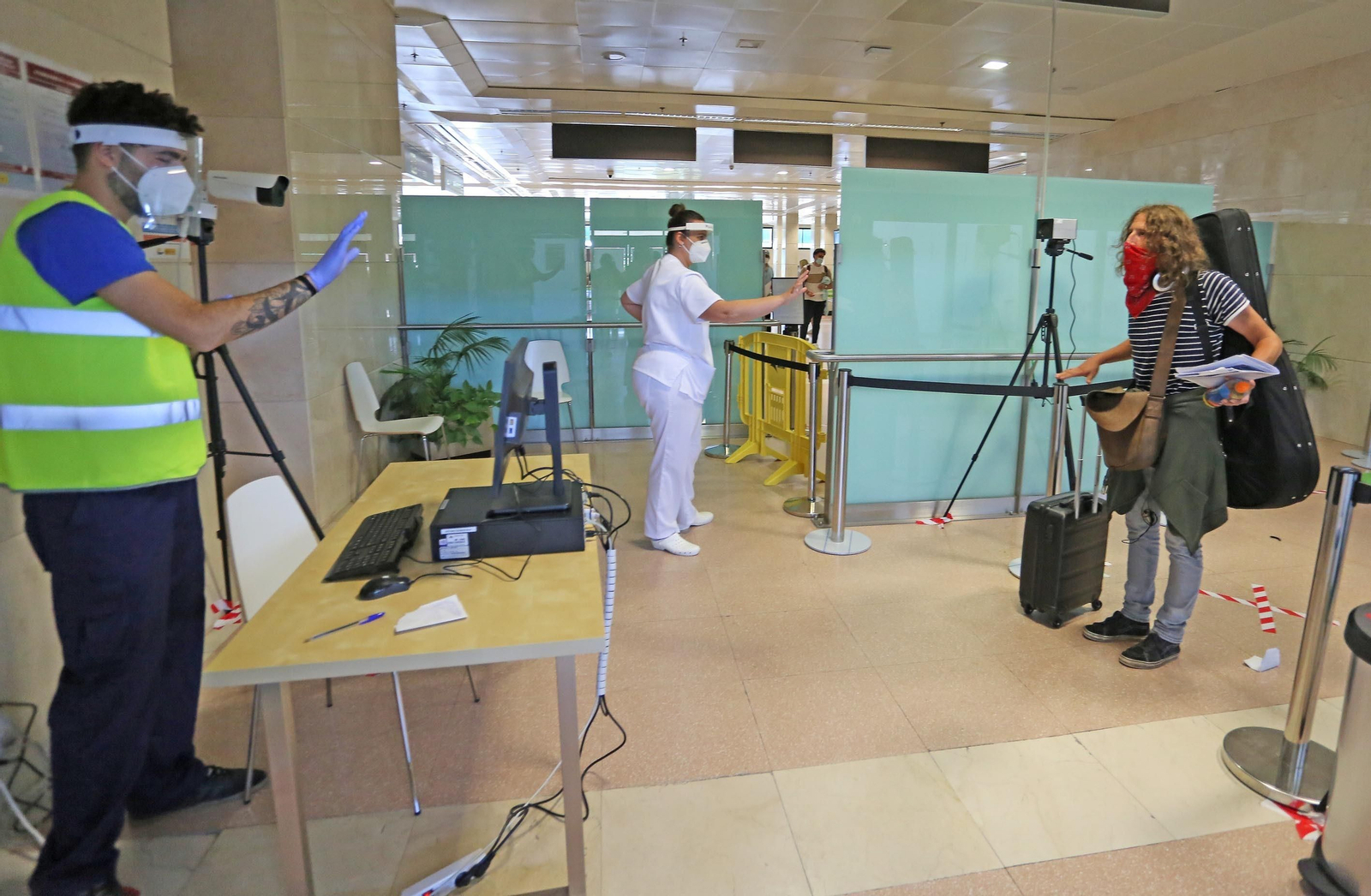 Controles sanitarios en el Aeropuerto de Jerez
