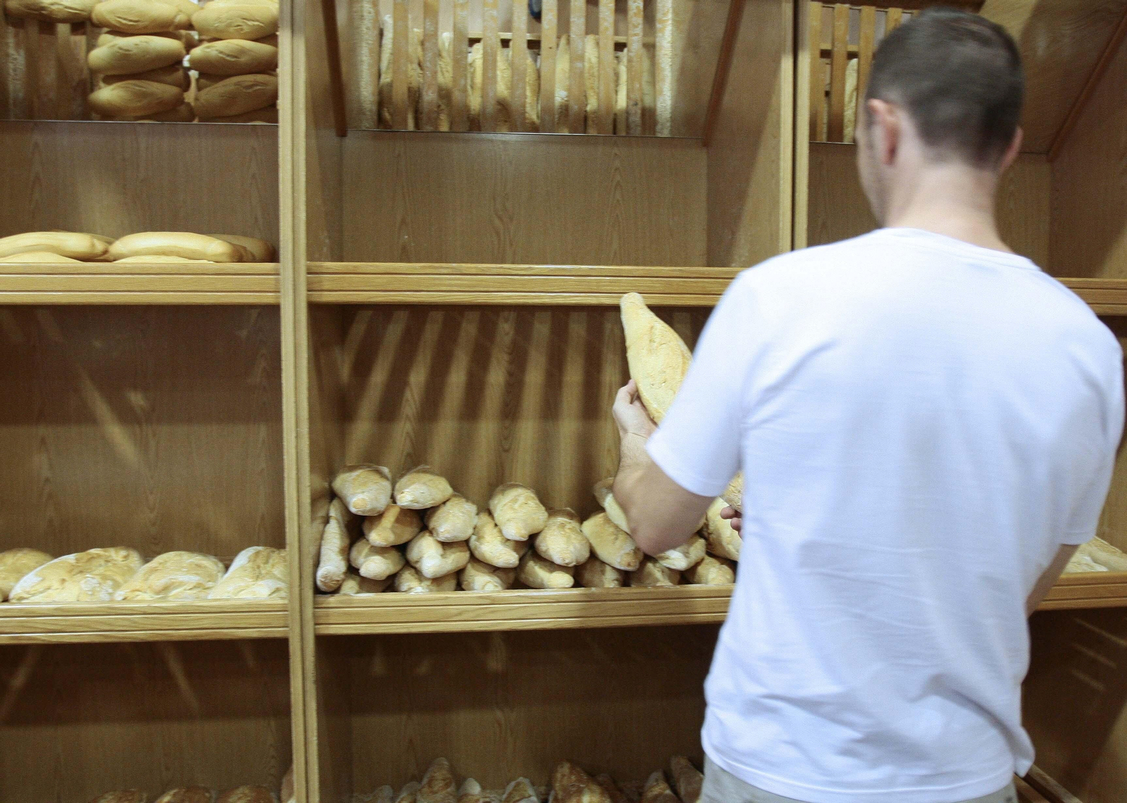 Un trabajador autónomo de una panadería