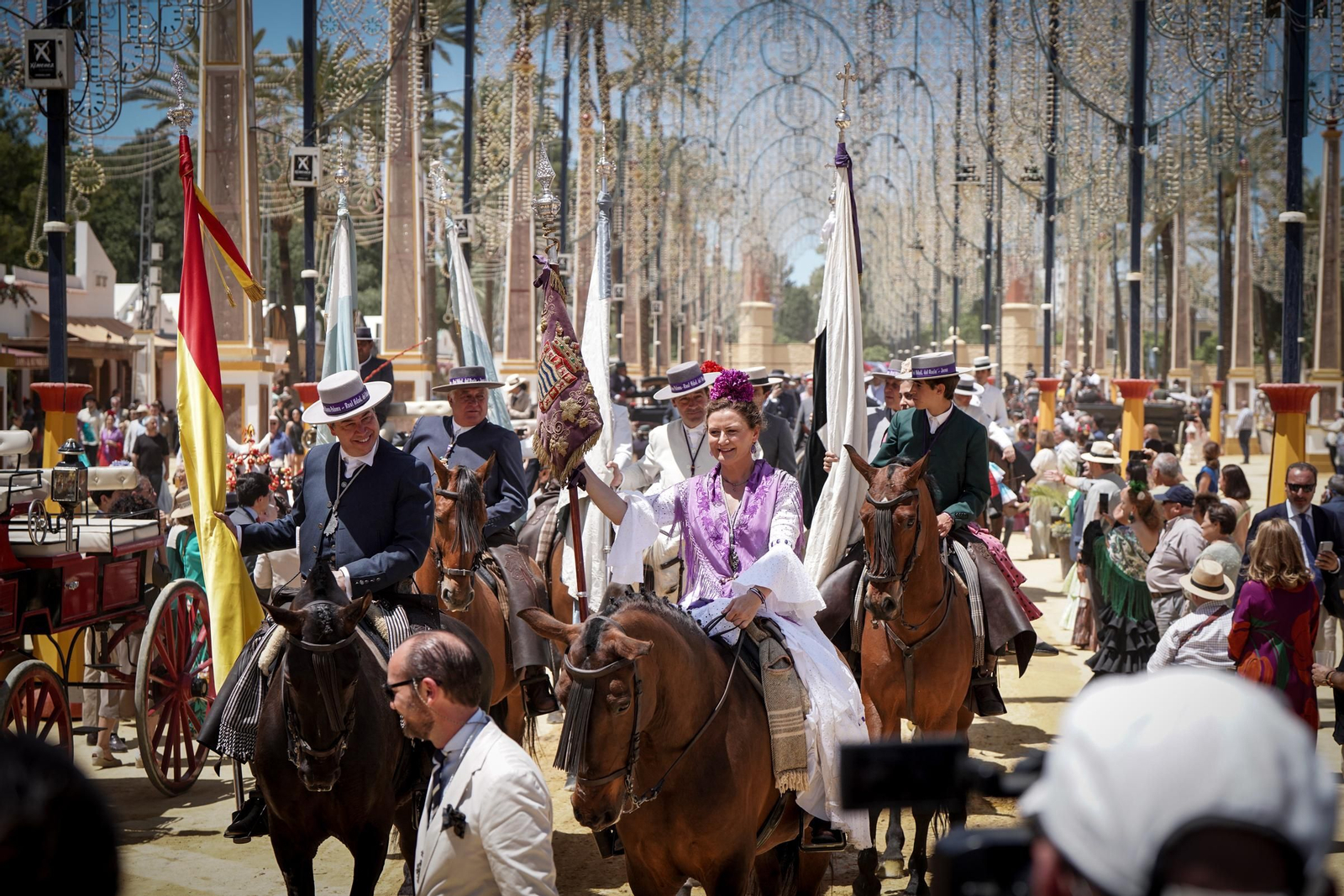 Imágenes de la Hermandad del Rocío en el Real de la Feria