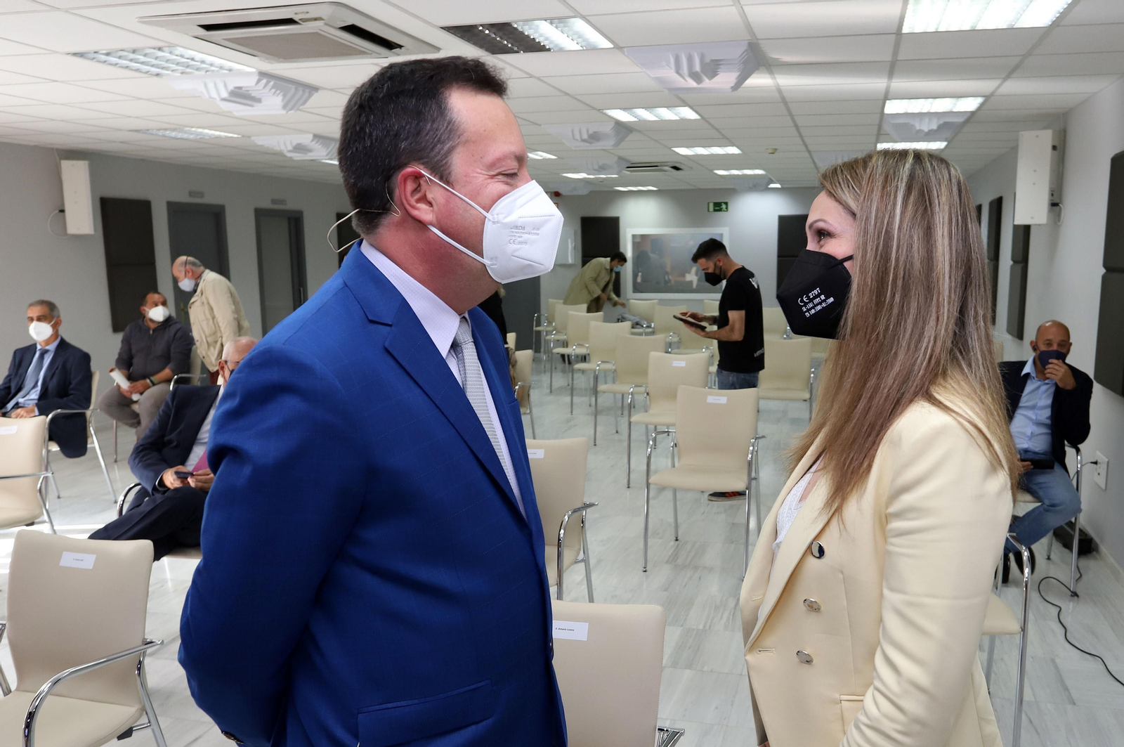 Imágenes del Foro Gerardo Rojas, con la participación de Antonio Lozano García