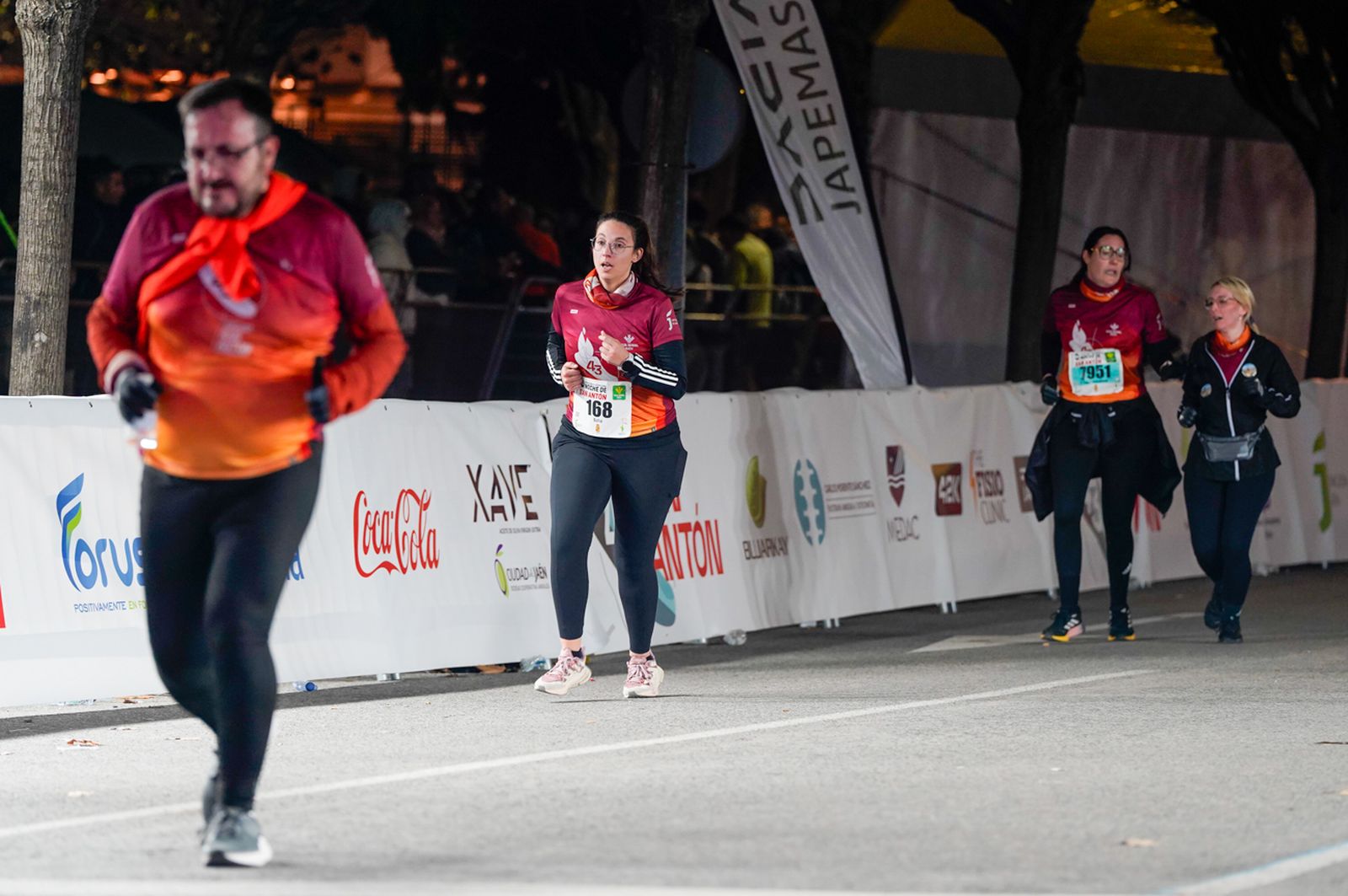En imágenes: búscate en tu llegada a meta de la Carrera de San Antón 2026 (5)