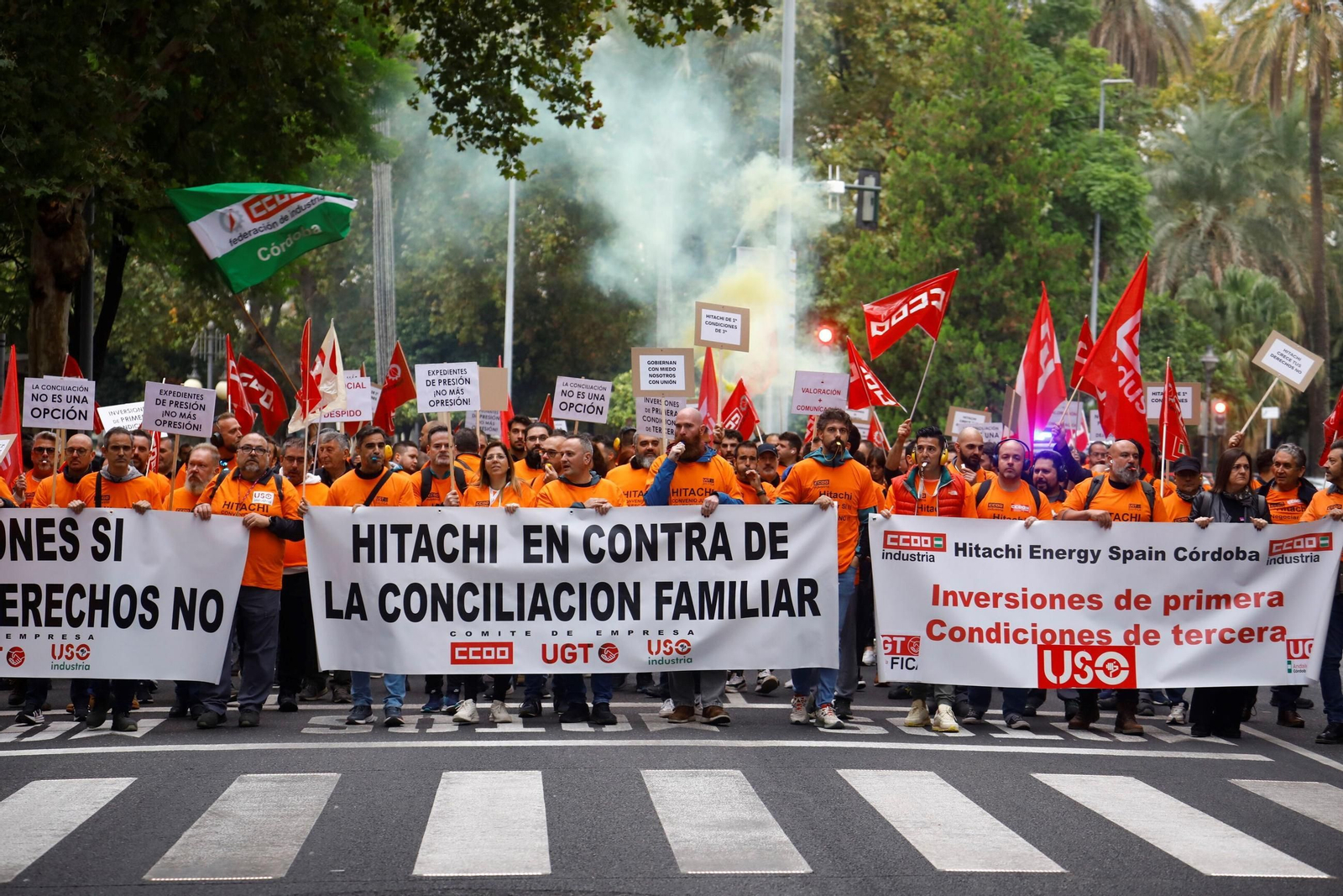 La manifestación de los trabajadores de Hitachi Energy en Córdoba, en imágenes
