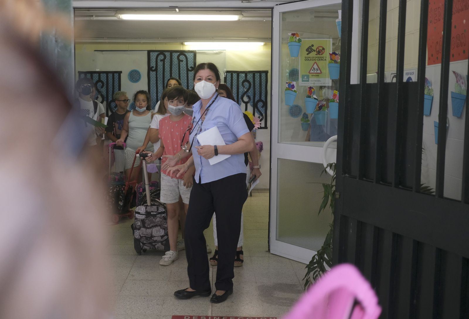 Protesta en el colegio Mediterráneo de Córdoba por los problemas de climatización, en imágenes