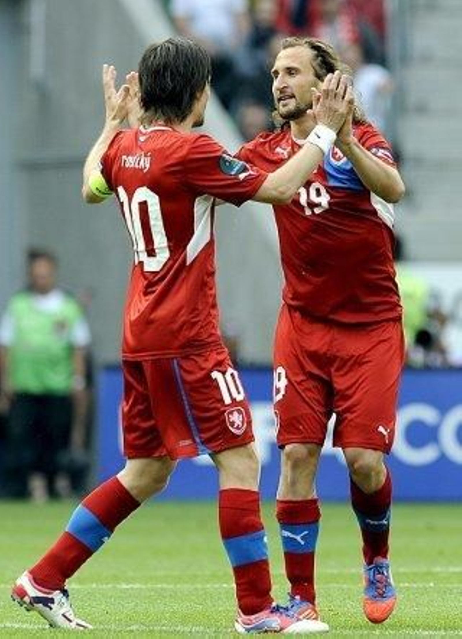 Grecia se hunde en sólo cinco minutos (1-2)