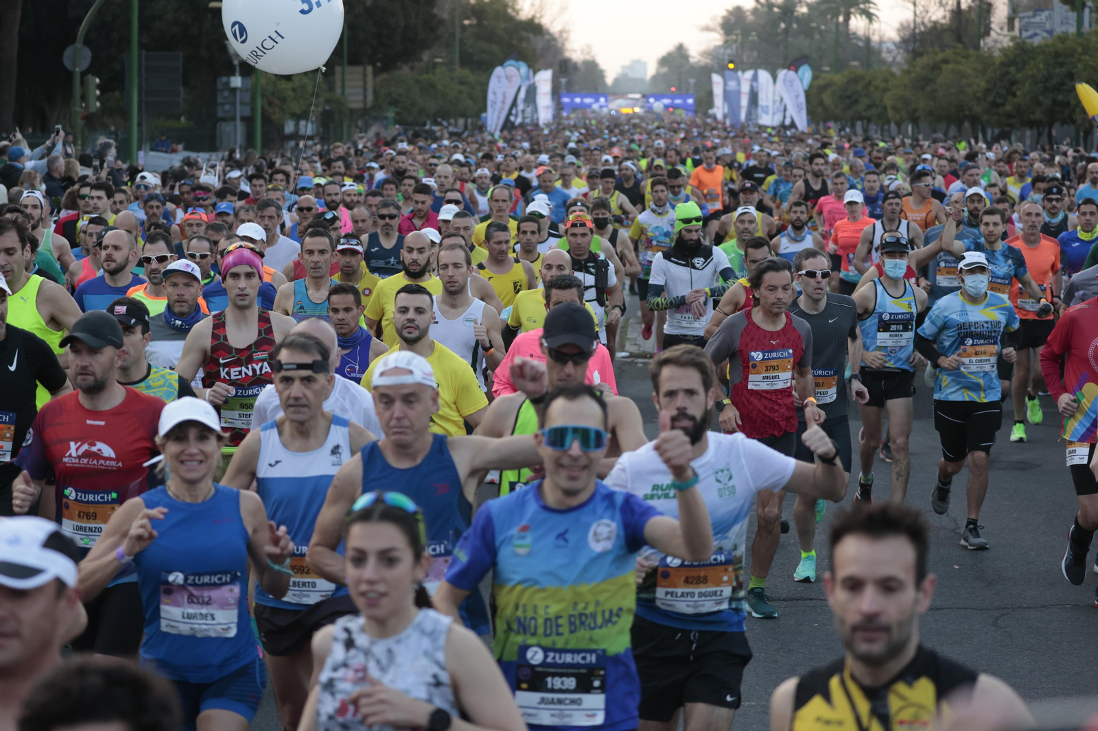 Las imágenes de la Maratón de Sevilla 2022 (1)