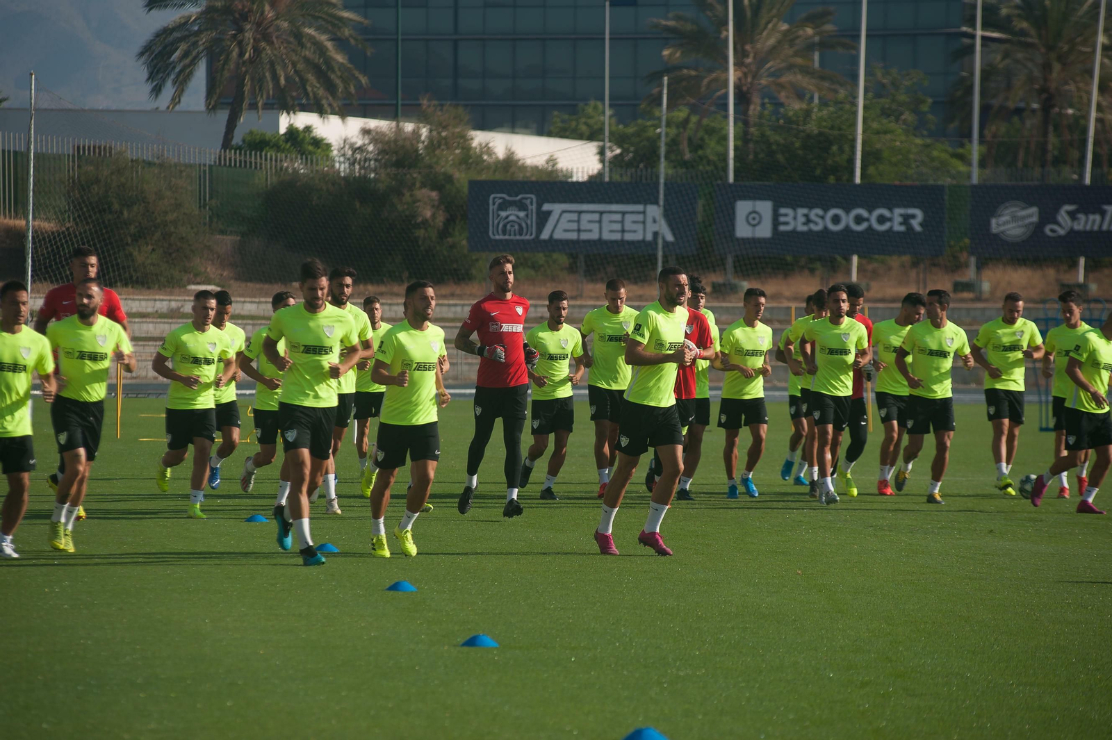 Las fotos del entrenamiento del Málaga CF a puerta abierta Las fotos del entrenamiento del Málaga CF a puerta abierta
