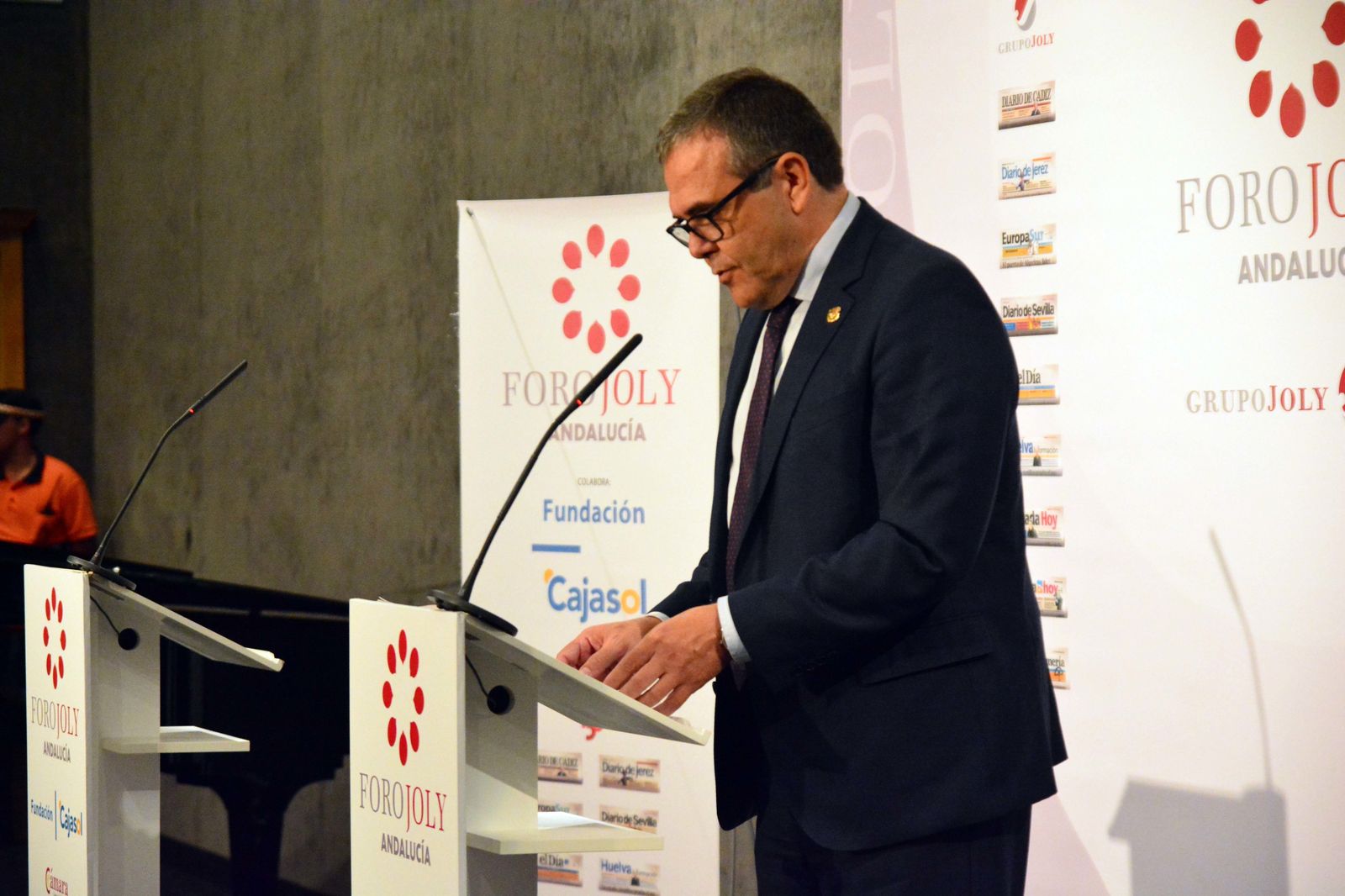 Las imágenes del ministro Alfonso Dastis en el Foro Joly