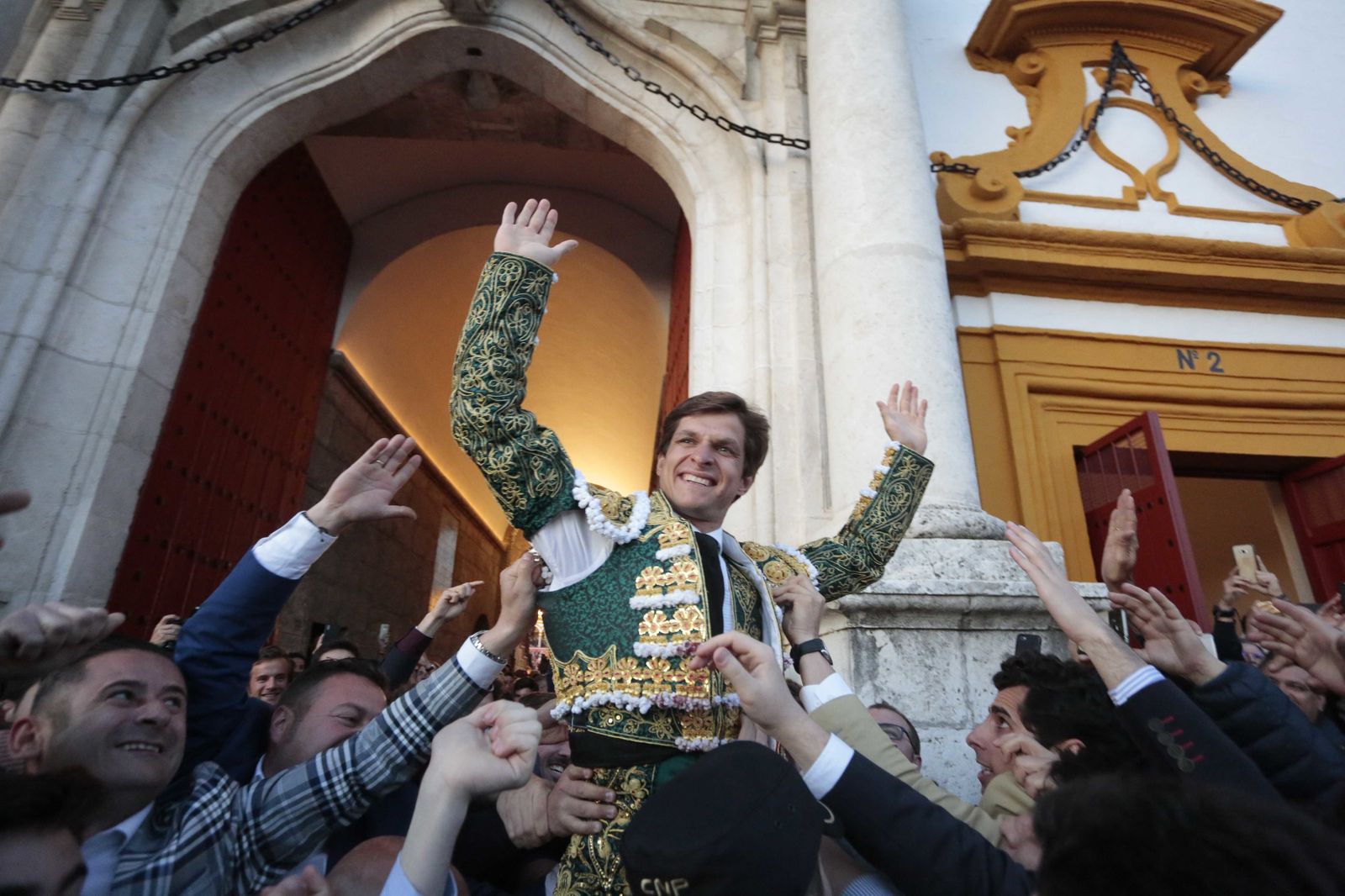 Las imágenes de la octava de abono en la Real Maestranza de Sevilla