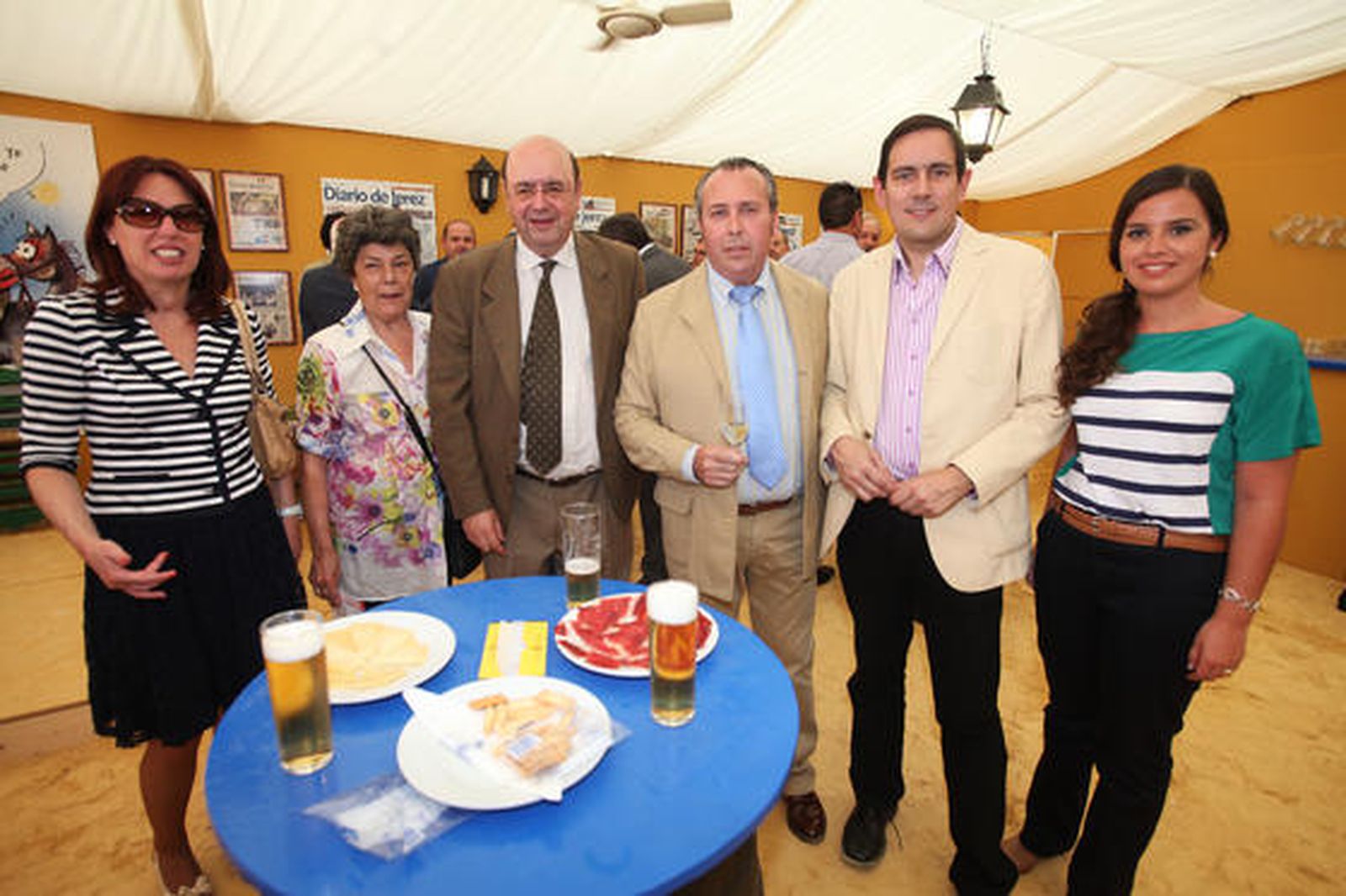 Pilar Molinillo,Sara Babot, José Igancio Díez Vergara, Benjamín Sánchez, el presidente de ACOJE, Fernando García y Marisa López

Foto: Vanesa Lobo