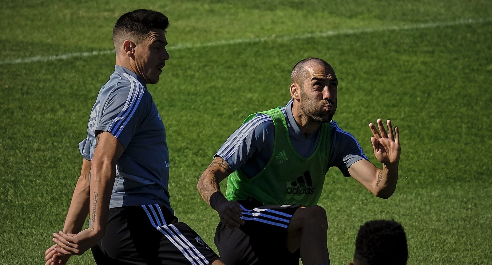 Moi (i) y Perea entran en la lista para el encuentro contra el Tenerife.