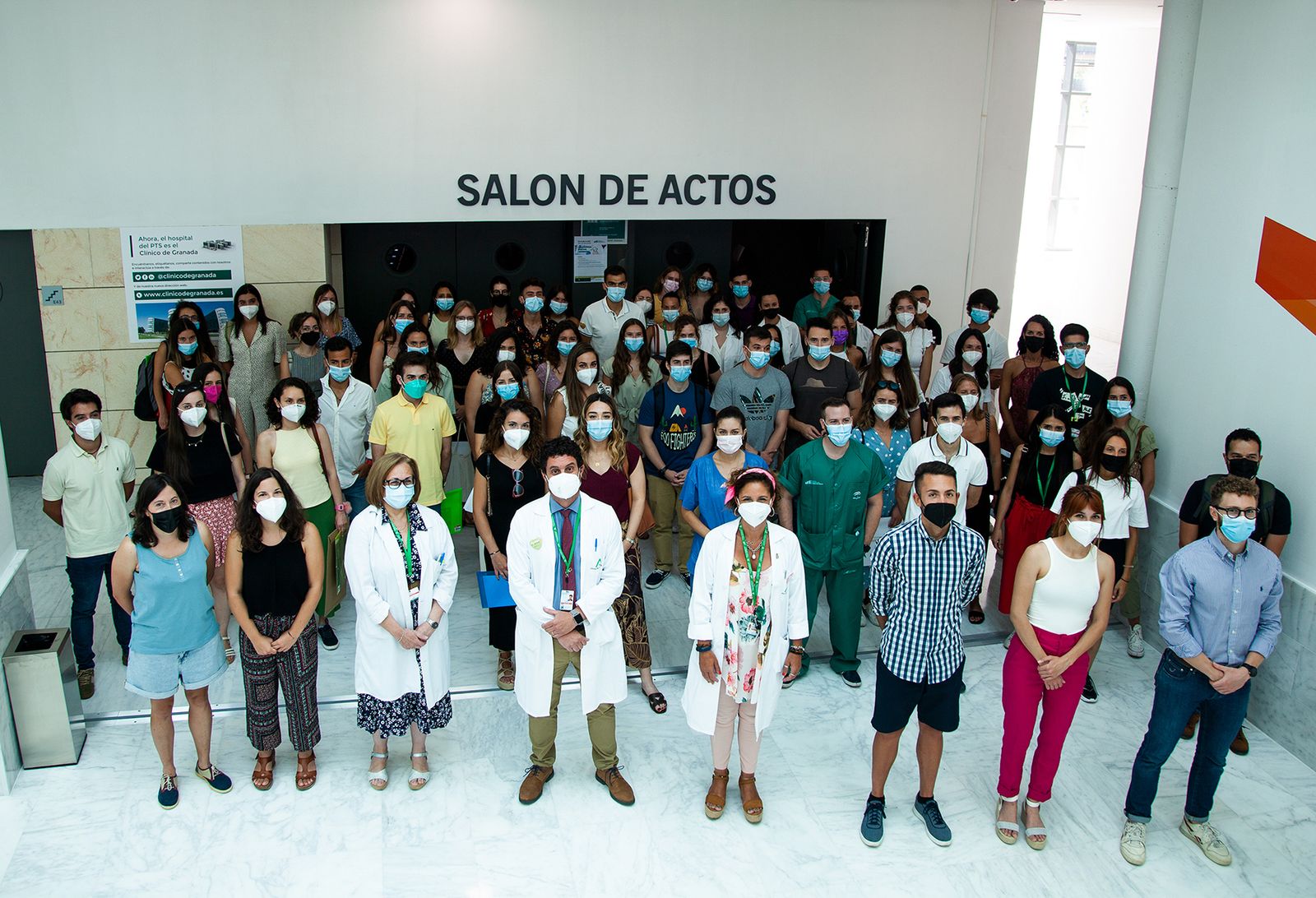 El Hospital Clínico San Cecilio de Granada recibe a sus especialistas residentes