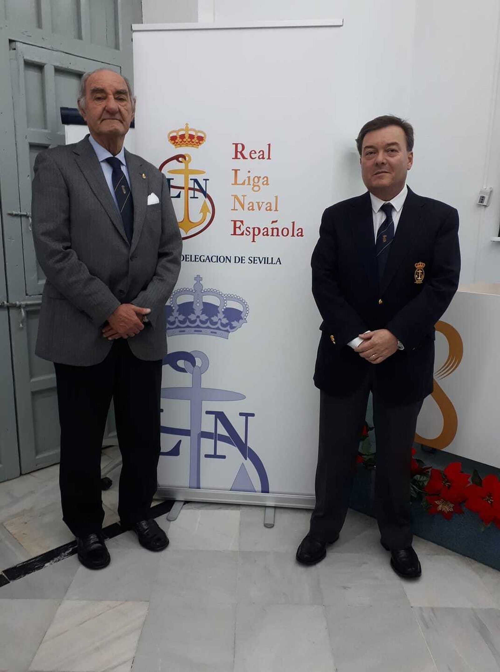 Pérez Aguilar durante una conferencia en la Real Liga Naval Española