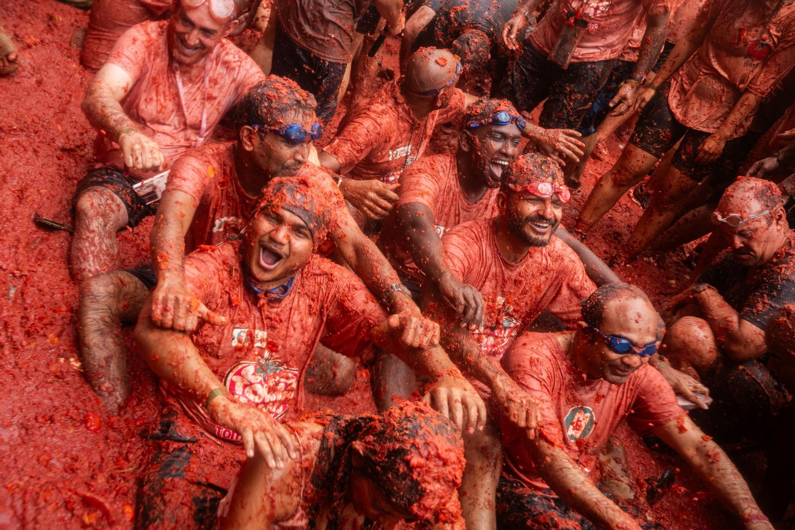 Las mejores fotos de la Tomatina de Buñuel 2025