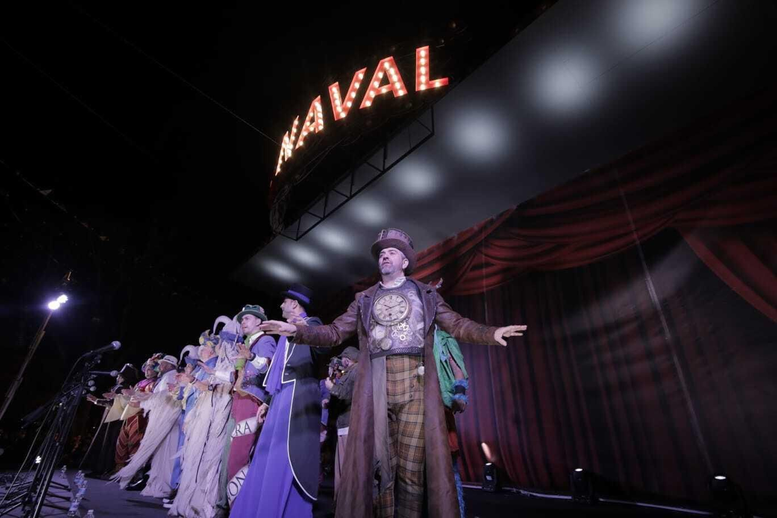 Gala de bienvenida del Carnaval en San Fernando con Manu Sánchez y Sandra Golpe