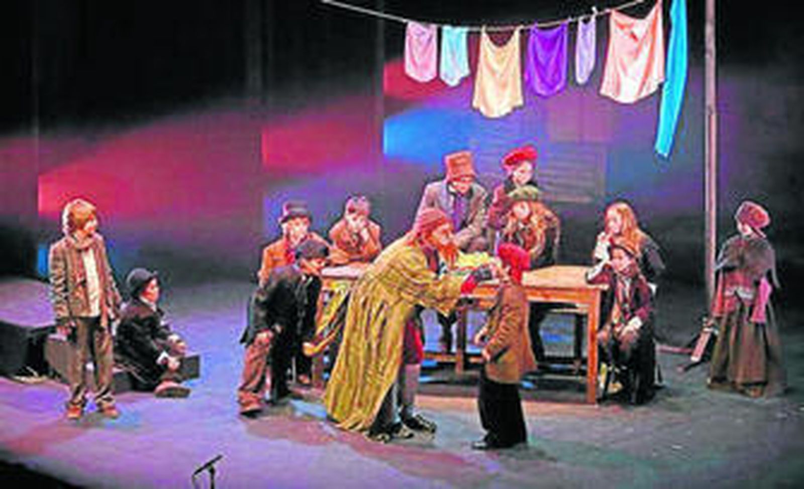 Ramón Bocanegra, el director, ha escogido las tramas más significativas.