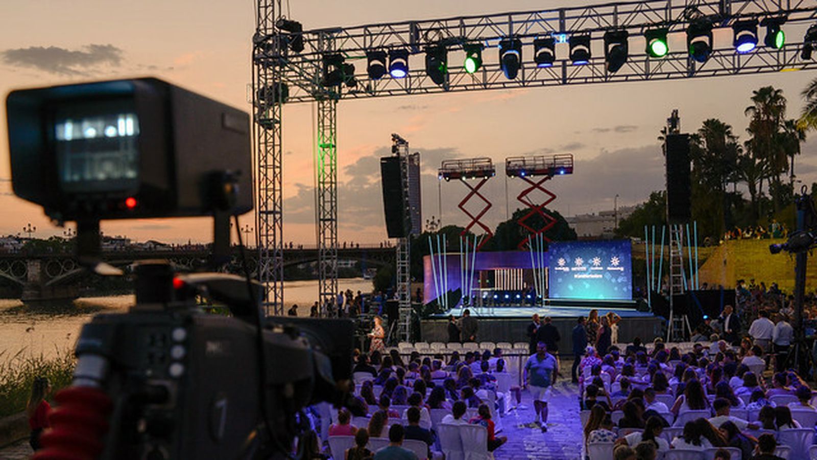 Un aspecto de la gala al atardecer