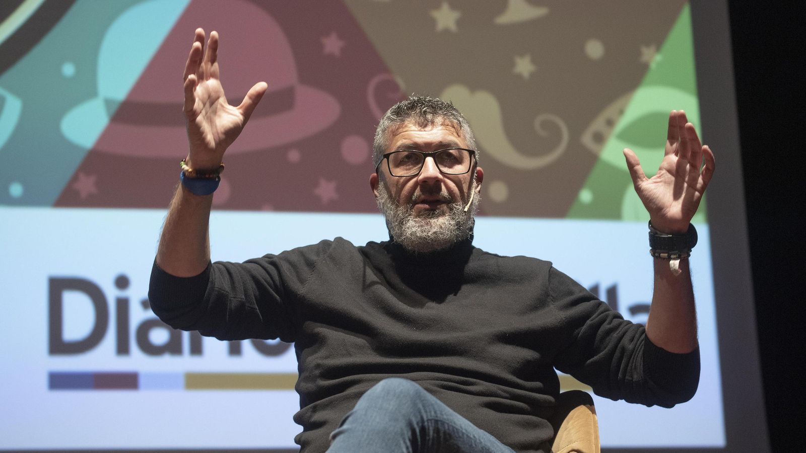 “Nos sentimos más cómodos con el formato de chirigota, nos divertimos y la sufrimos mucho más”