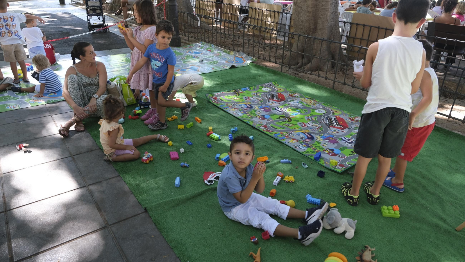 Juegos Tradicionales Infantiles en la Feria de Almería 2024, en imágenes