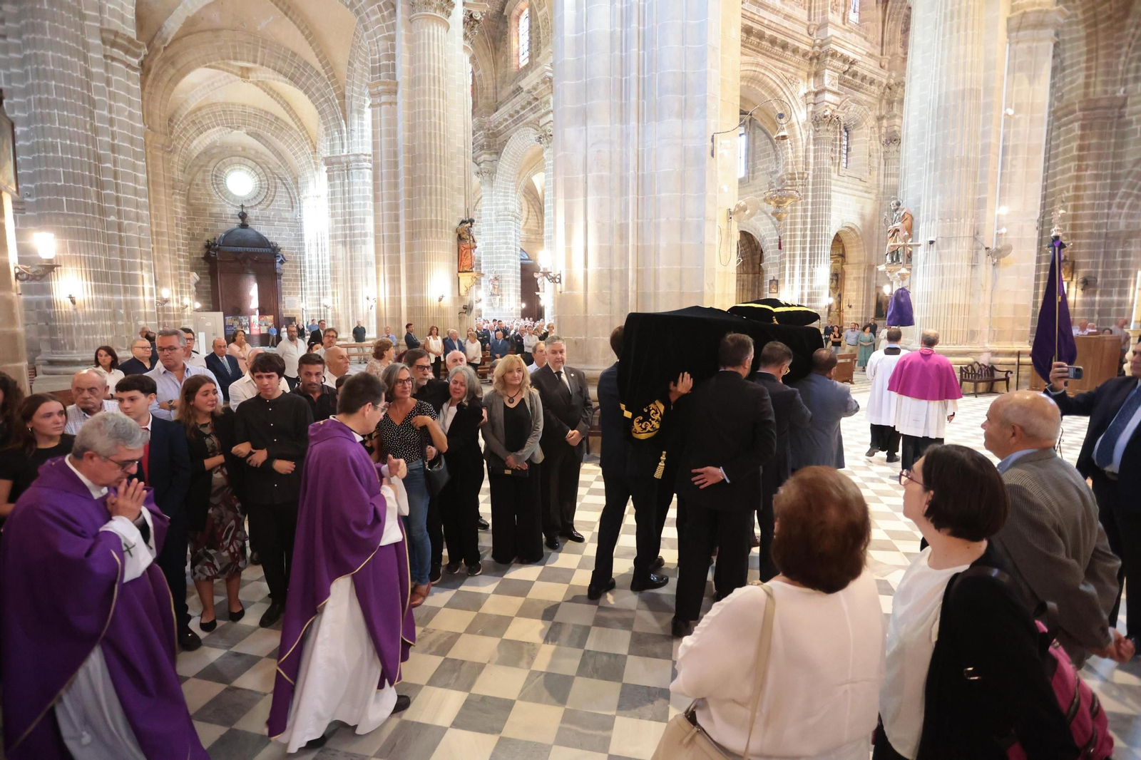 El funeral del periodista Andrés Luis Cañadas, en imágenes