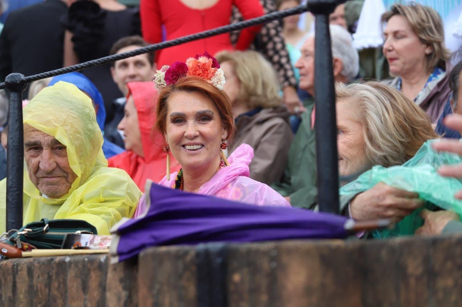 Las fotos de los famosos y autoridades en los toros el miércoles de Feria