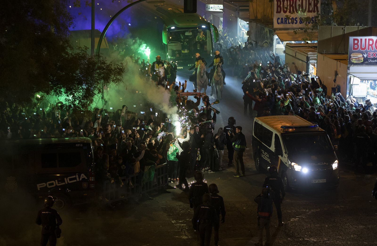 El ambiente previo al Betis-Sevilla Fc, en imágenes