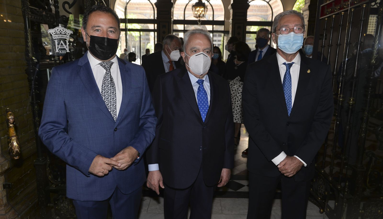 Imposición de la Encomienda de la Orden de la Cámara de España