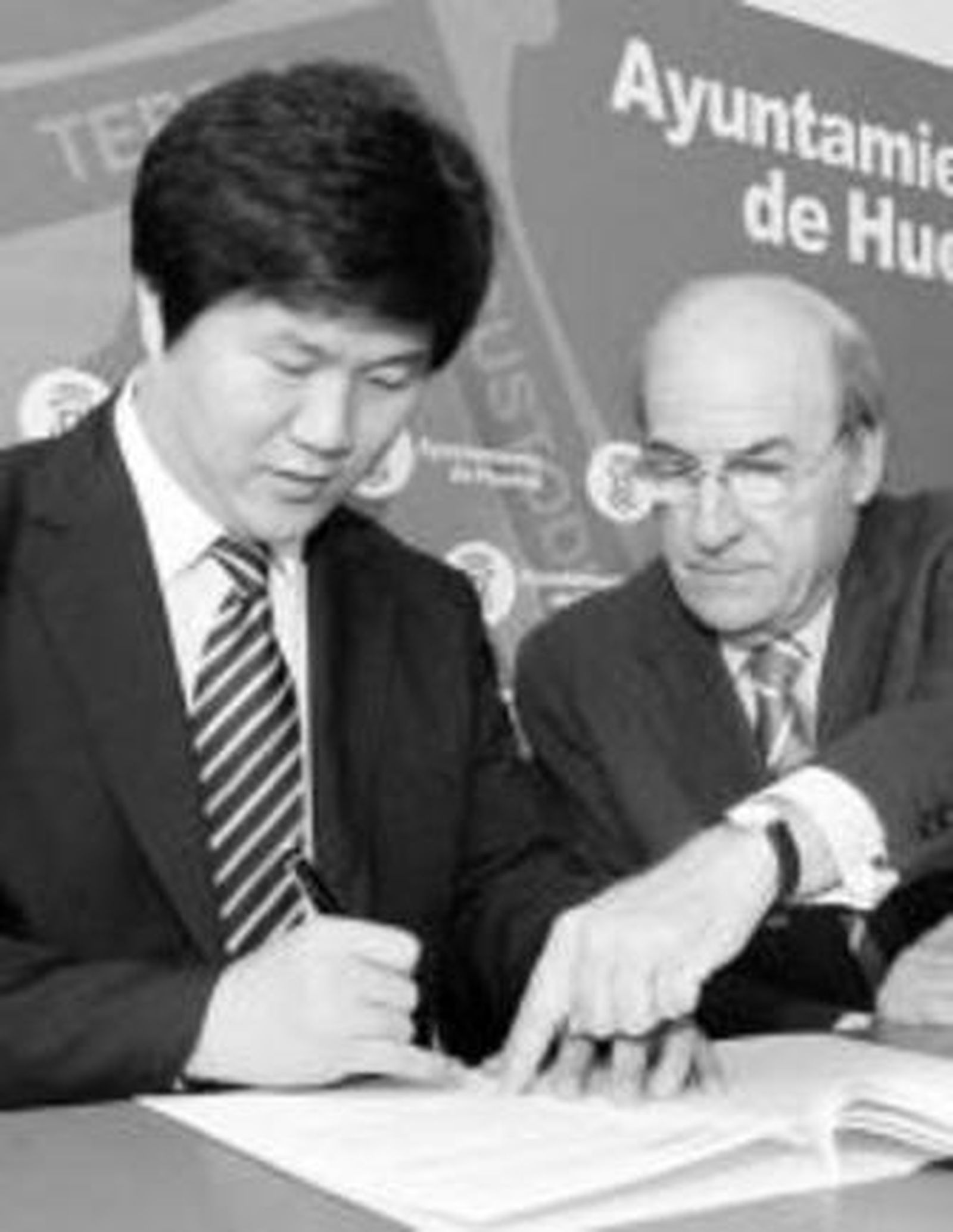 Sean Kim, junto al alcalde.