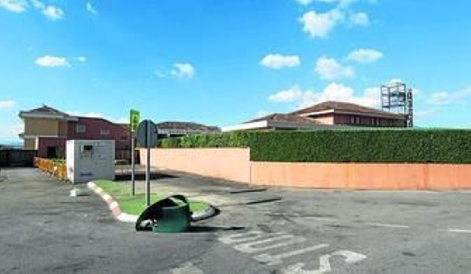 La macrofiesta estudiantil no tenía permisos y sobrepasó el aforo.