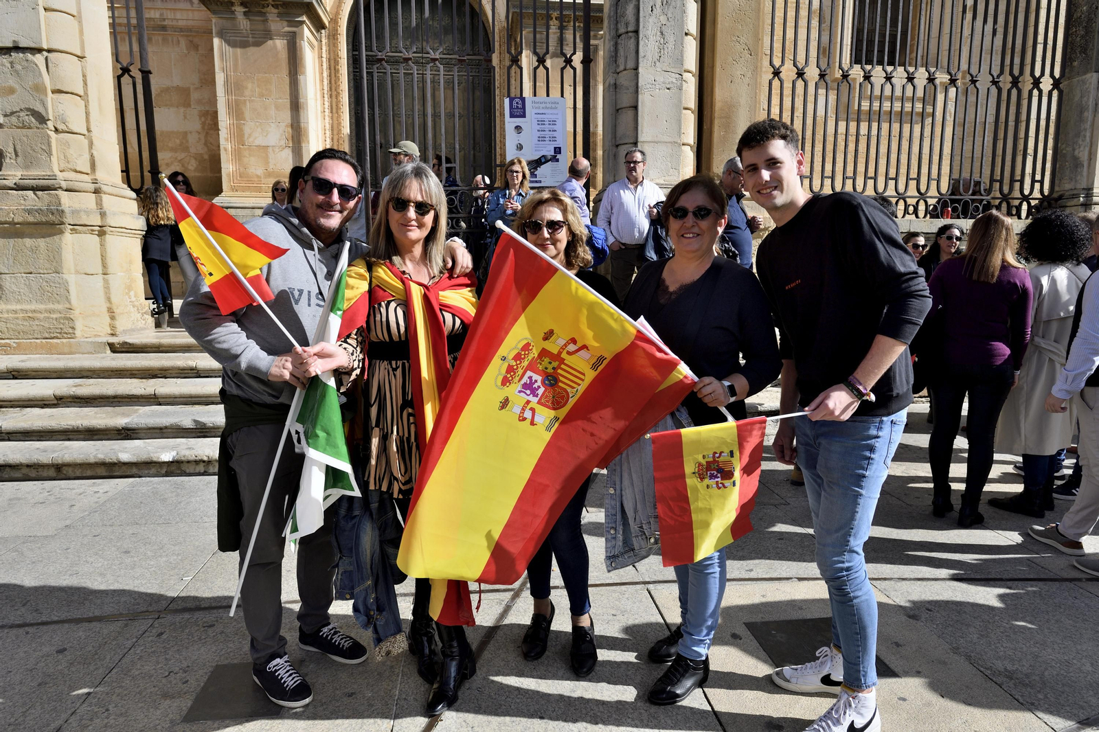 En imágenes: así ha sido la manifestación contra la amnistía en Jaén