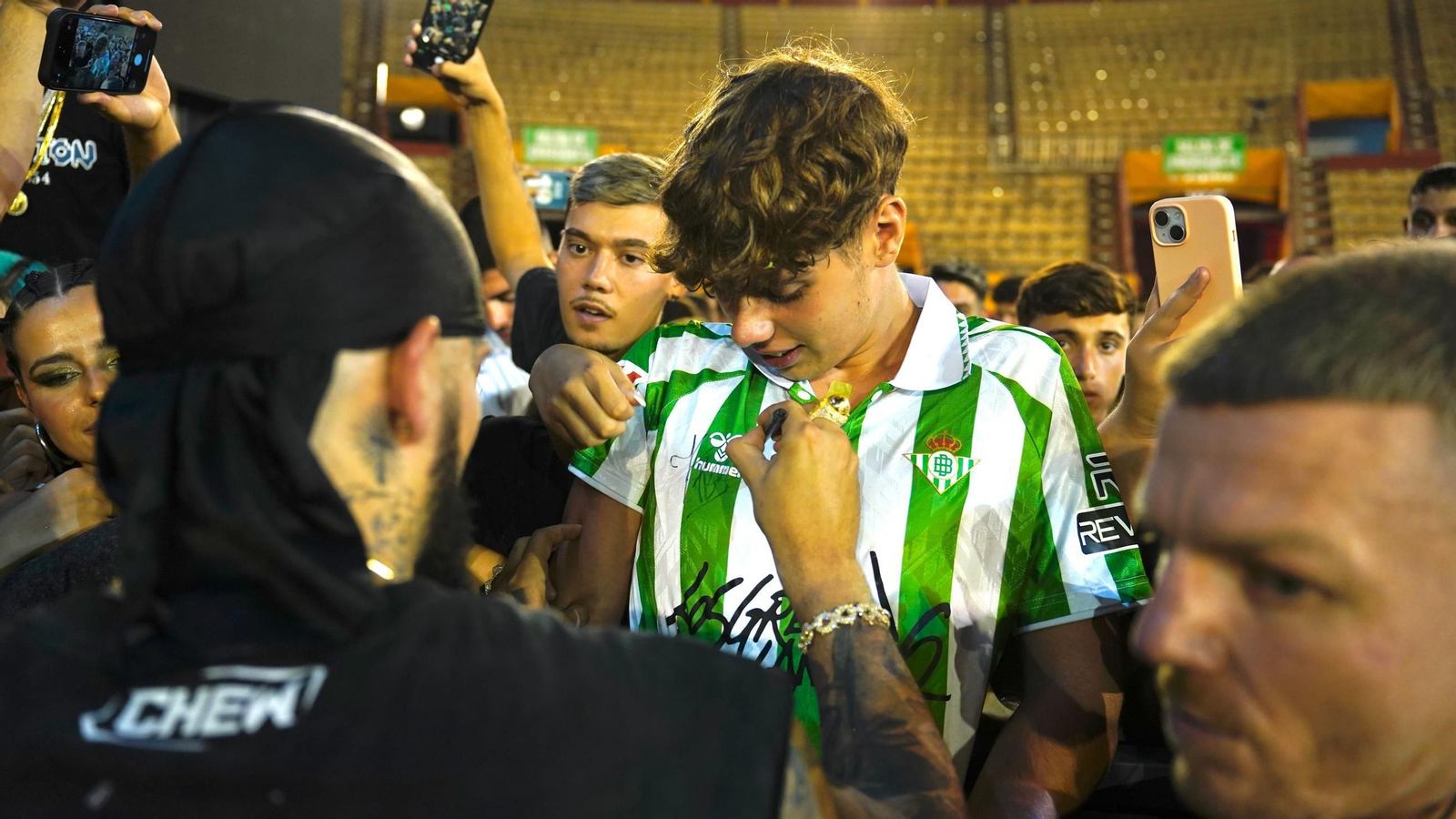 El concierto de JC Reyes en el Cabaret Festival de Algeciras, en imágenes