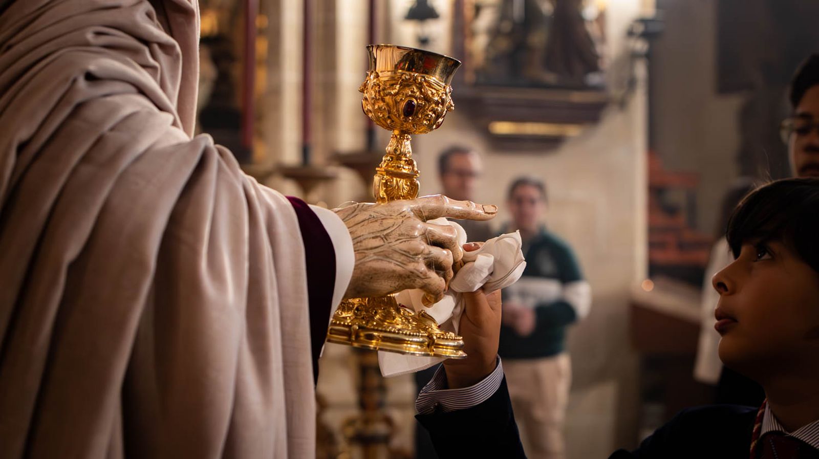 Los besapiés y besamanos del Domingo de Pasión en Jerez