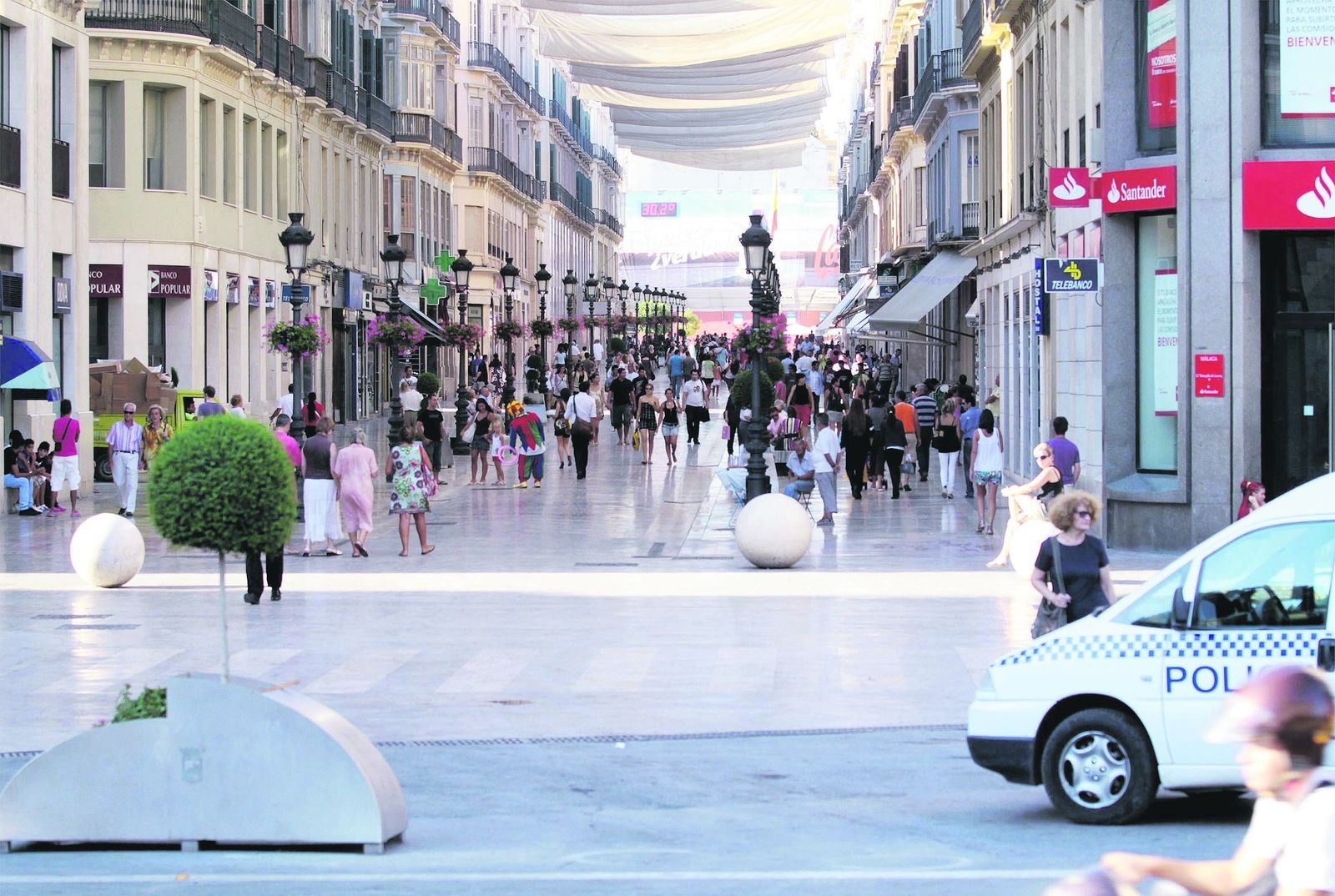 Una de las calles más emblemáticas de Andalucía, la calle Larios de Málaga.