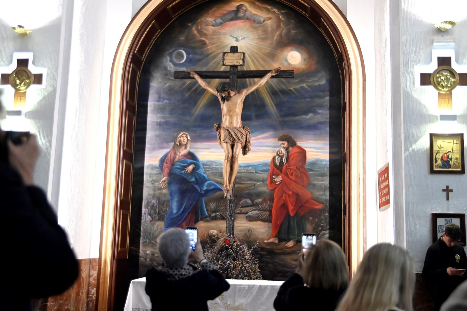 Las mejores fotos del mural de la capilla del Cristo de la Confianza de Córdoba