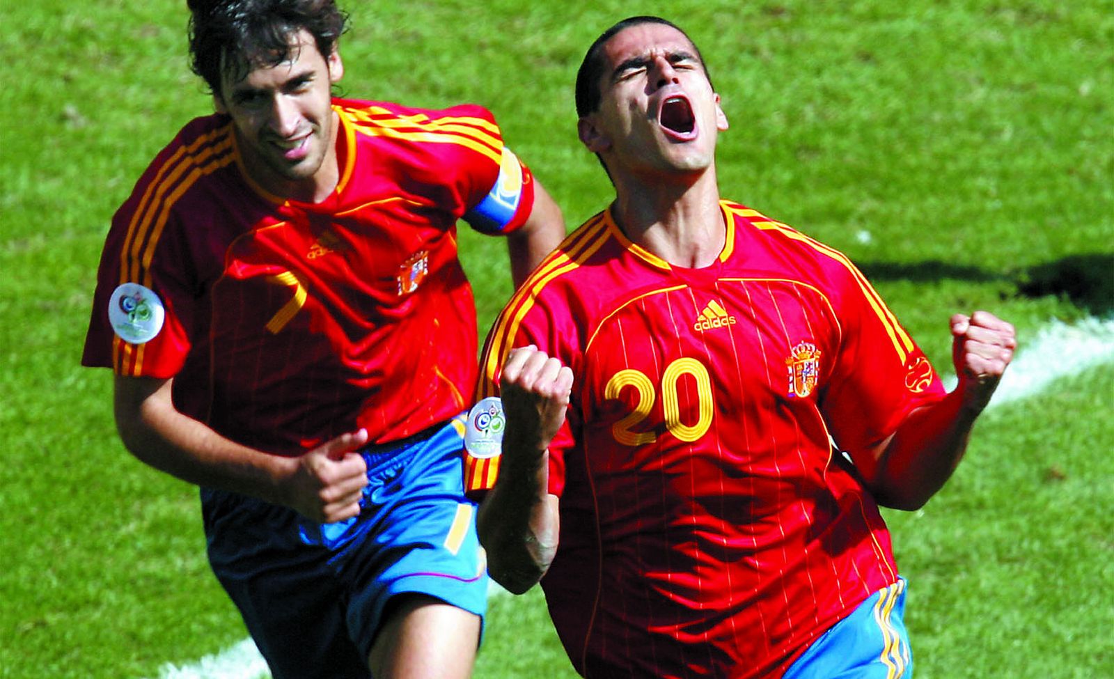 Juanito (Recre, 2000/01) celebra su gol ante Arabia Saudí en el Mundial de 2006, que dio la victoria a España.