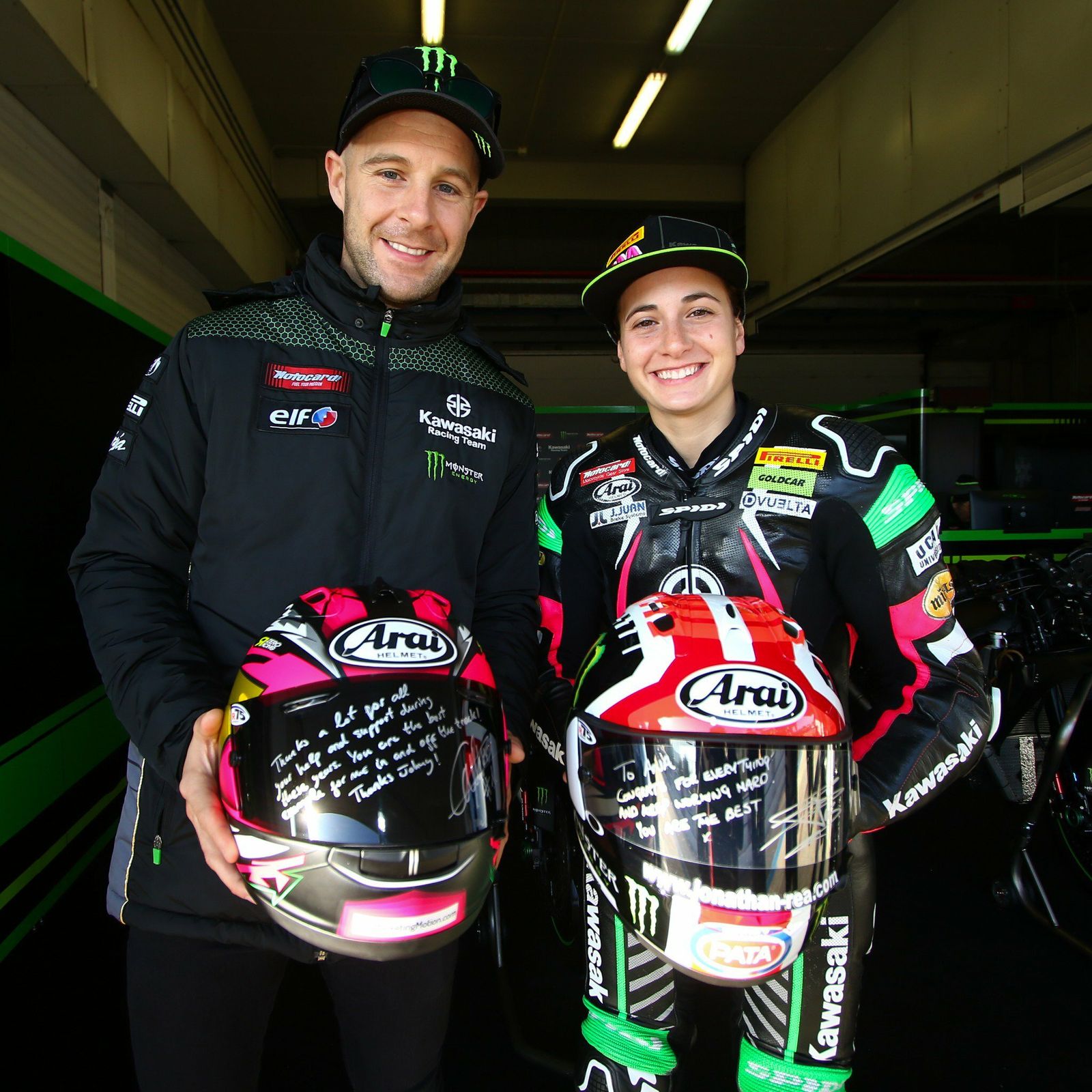 Rea y Ana Carrasco se han regalado sus respectivos cascos. /WorldSBK