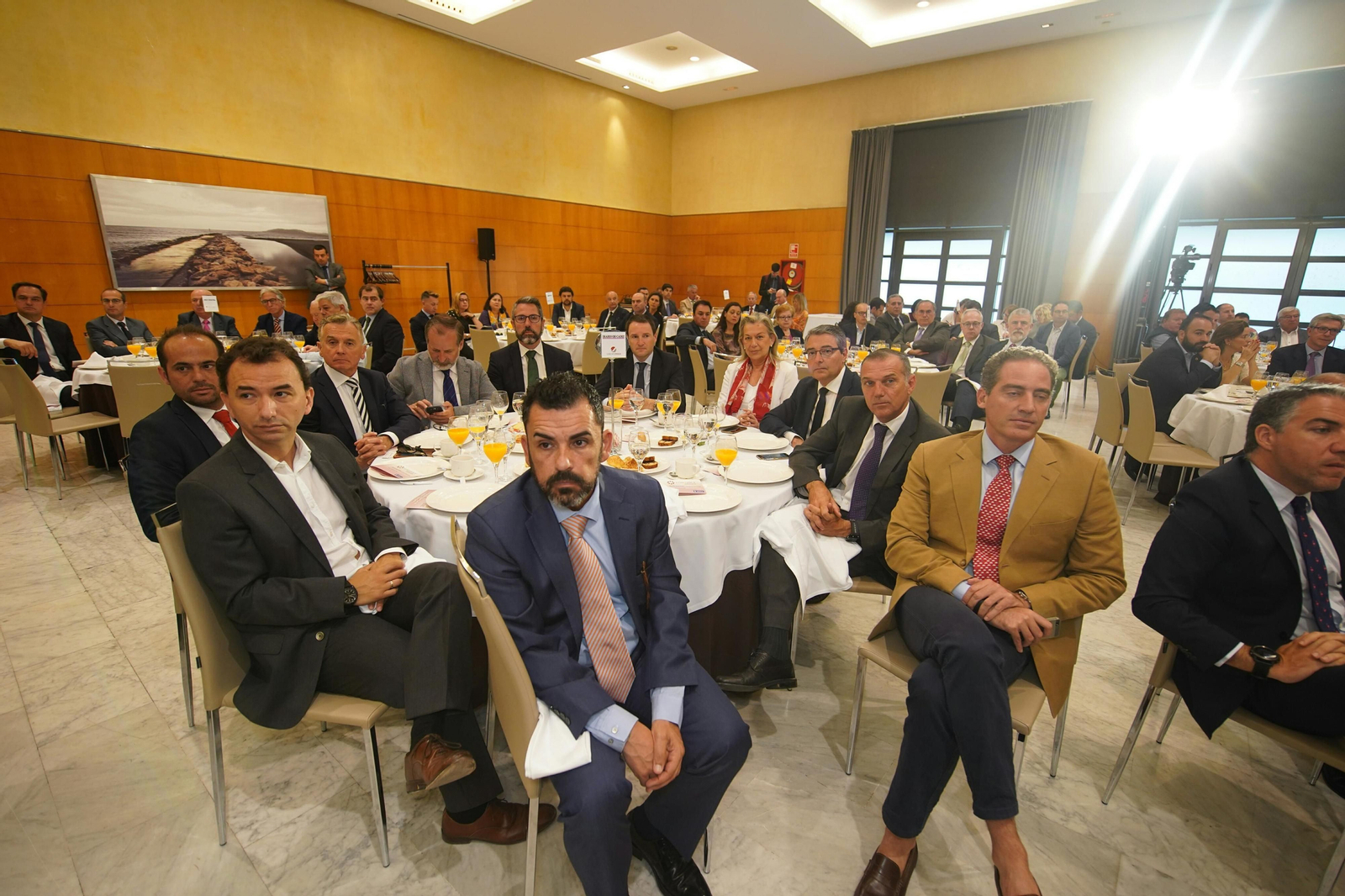 Las imágenes del desayuno-coloquio con Isabel García Tejerina