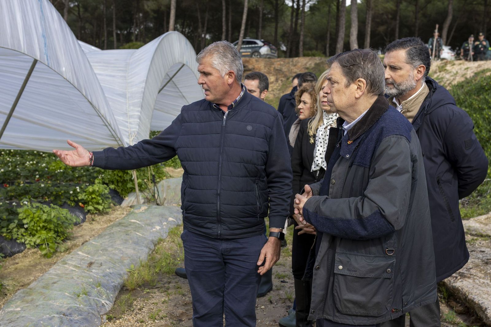 Planas, durante su visita este jueves a invernaderos de Moguer