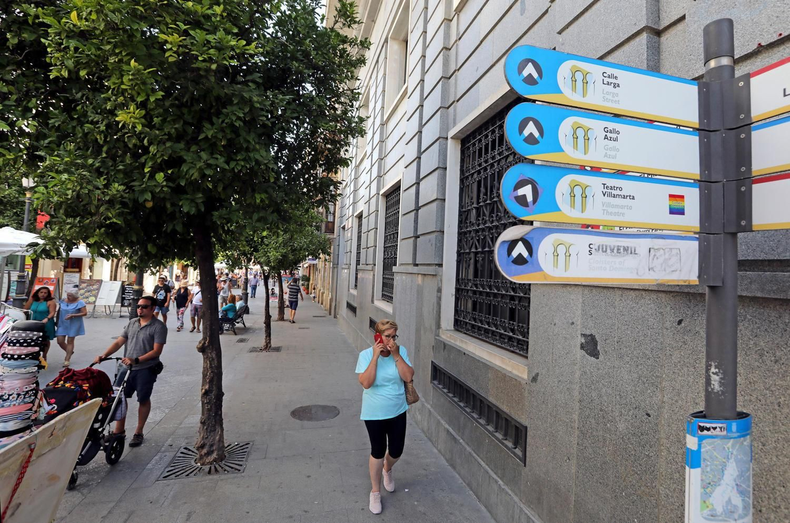 Calle Lancería, sin rótulo; a pesar de las indicaciones, el visitante desconoce dónde se encuentra.