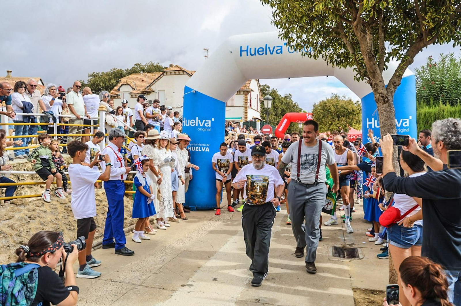 Imágenes de la 'II Milla Británica' en el Barrio Obrero con motivo de la Feria del Legado Británico